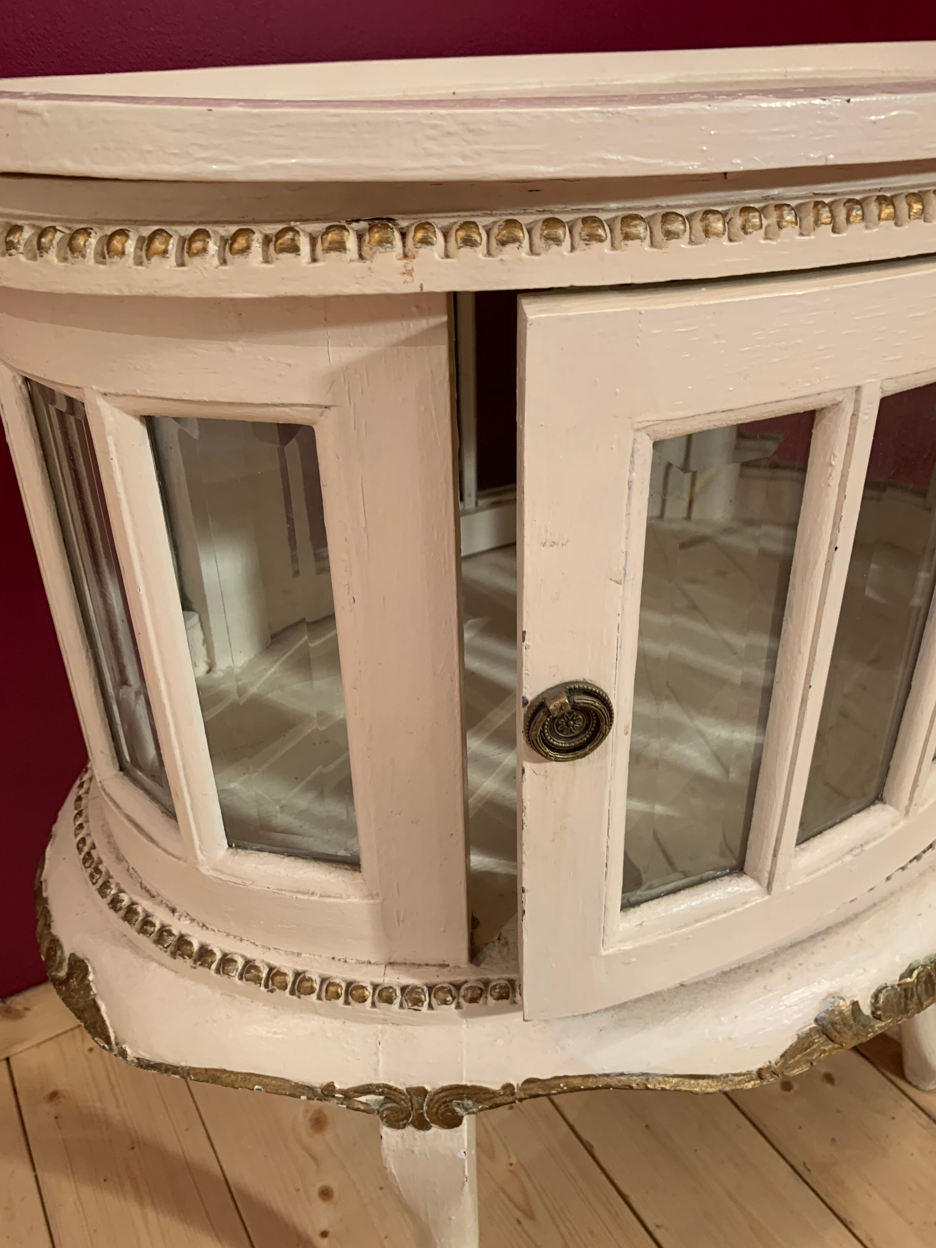 Furniture bar / tea table