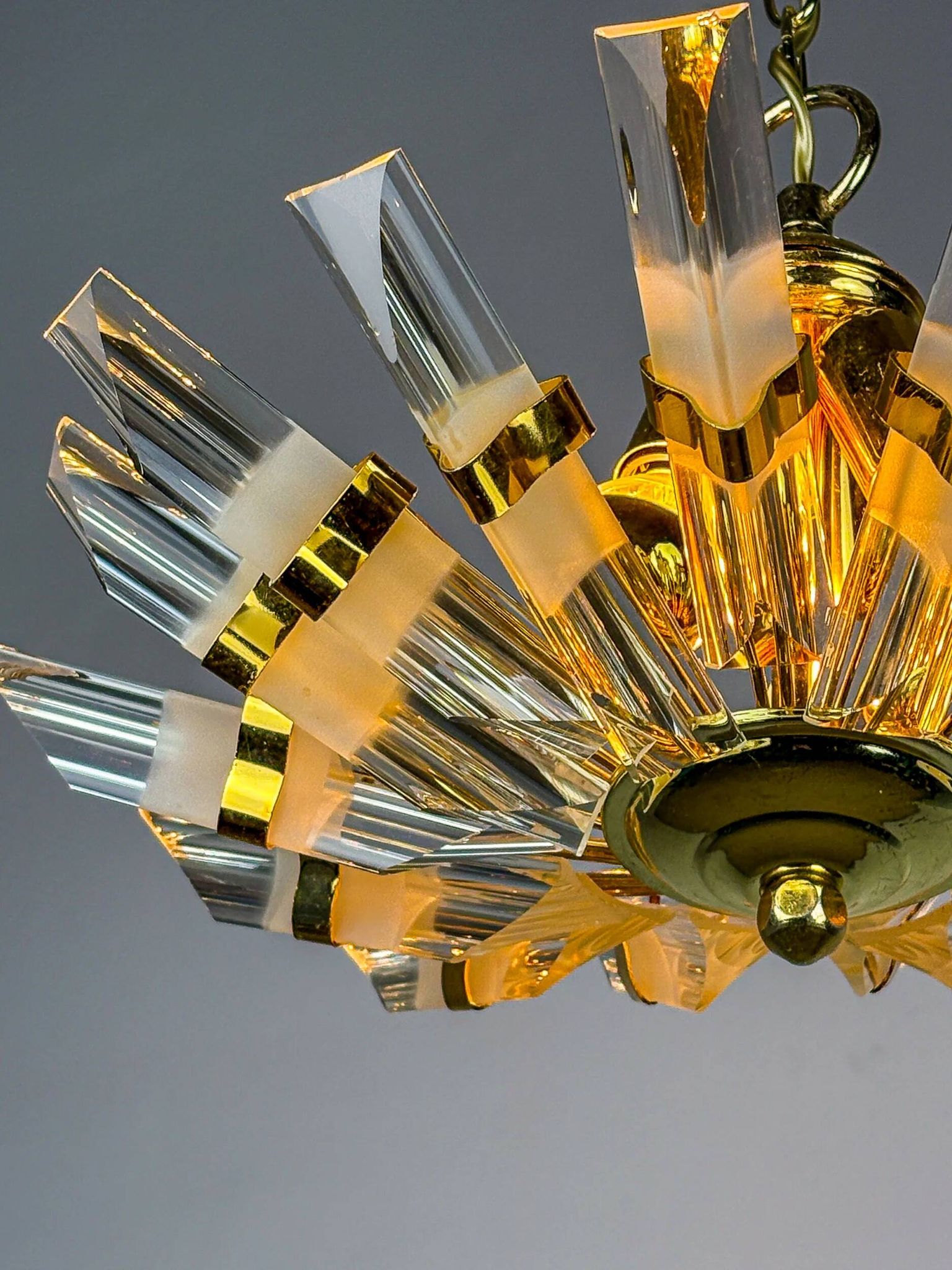 Sun-shaped chandelier by Oscar Torlasco for StilKronen, cut Murano glass, Italy 1970s