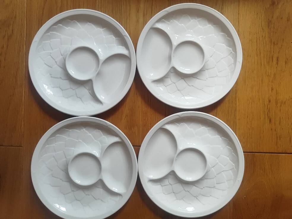 New! 1960/80 Salins / 4 Large Artichoke Plates / white