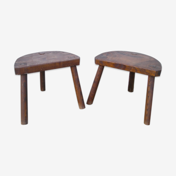 Duo de tabourets tripodes en bois massif