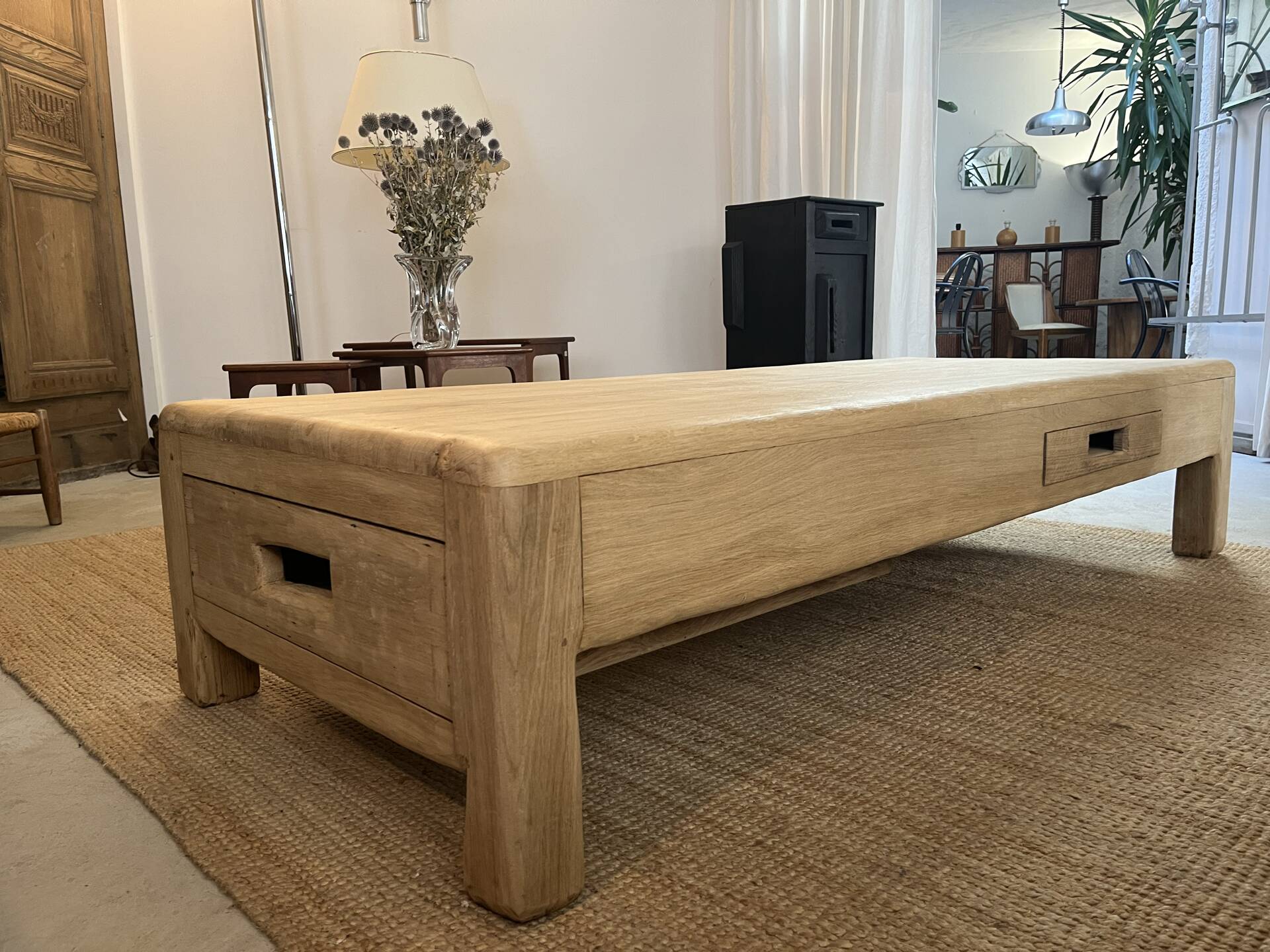 Table basse en chêne blond