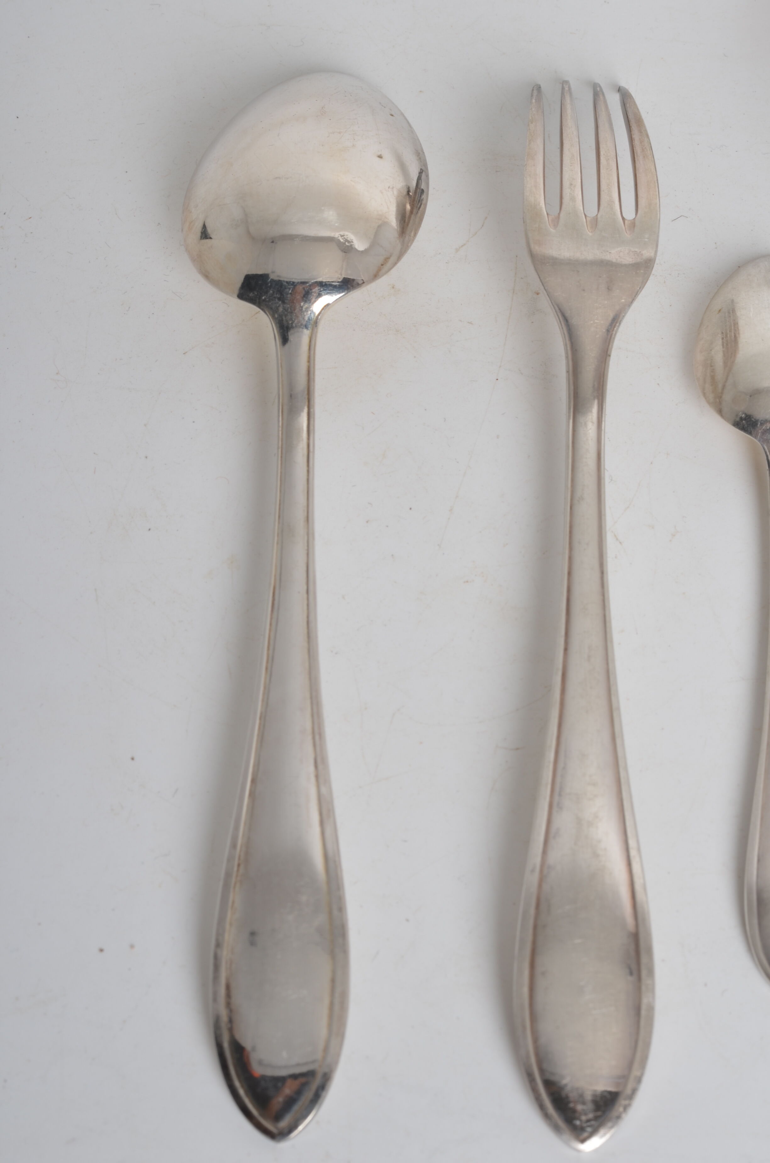 Silver metal housewife 37 pieces art nouveau