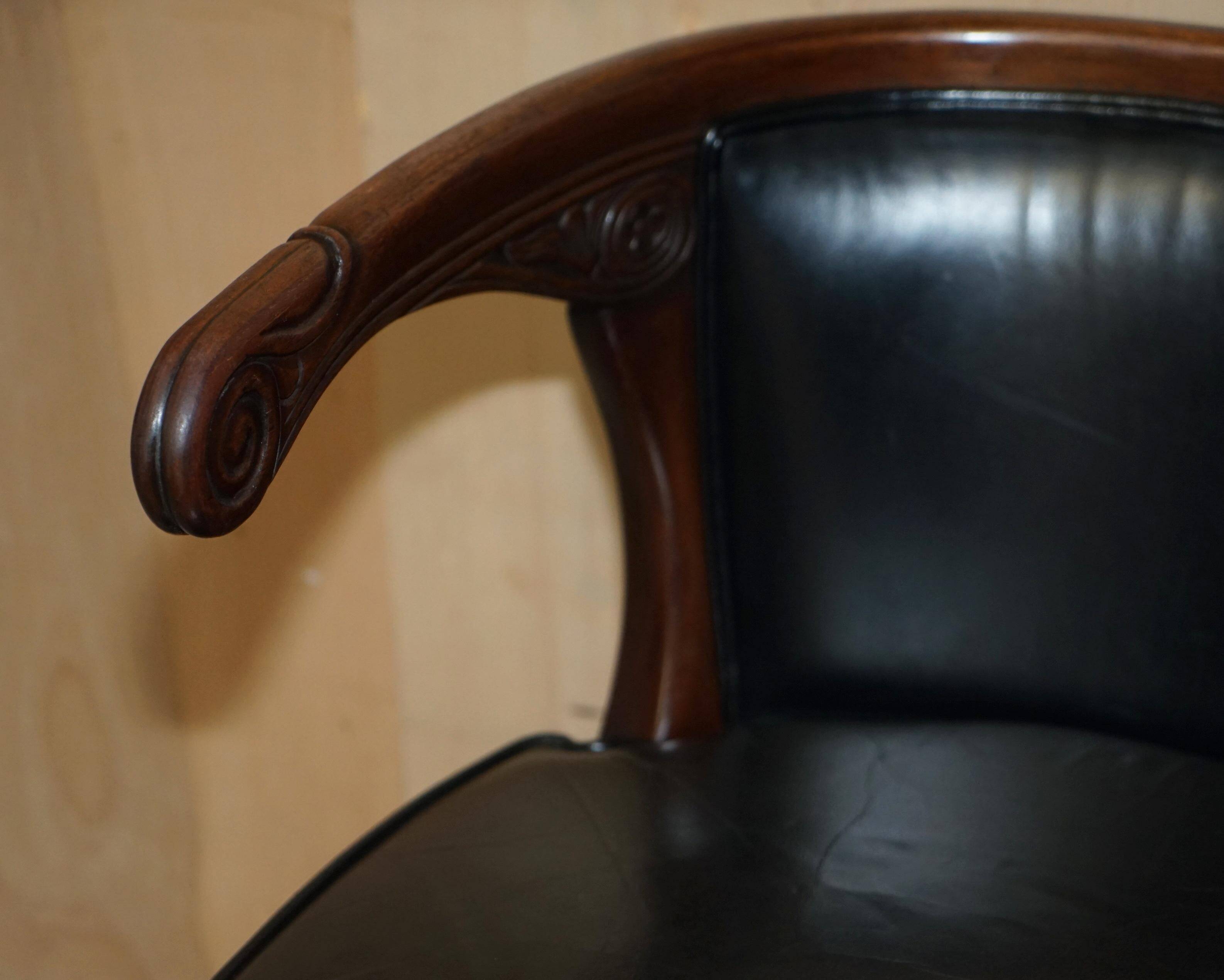 Original Regency office chair in leather and hardwood, style 1815.