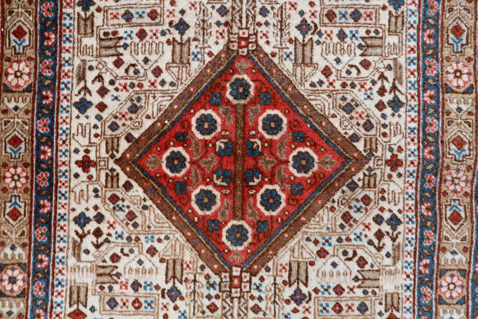 Vintage 1930s Persian Malayer rug 81cm x 130cm