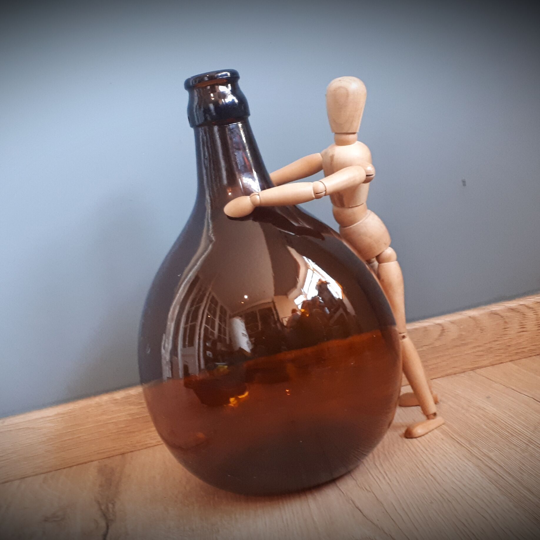 Authentic demijohn 6 L Brown