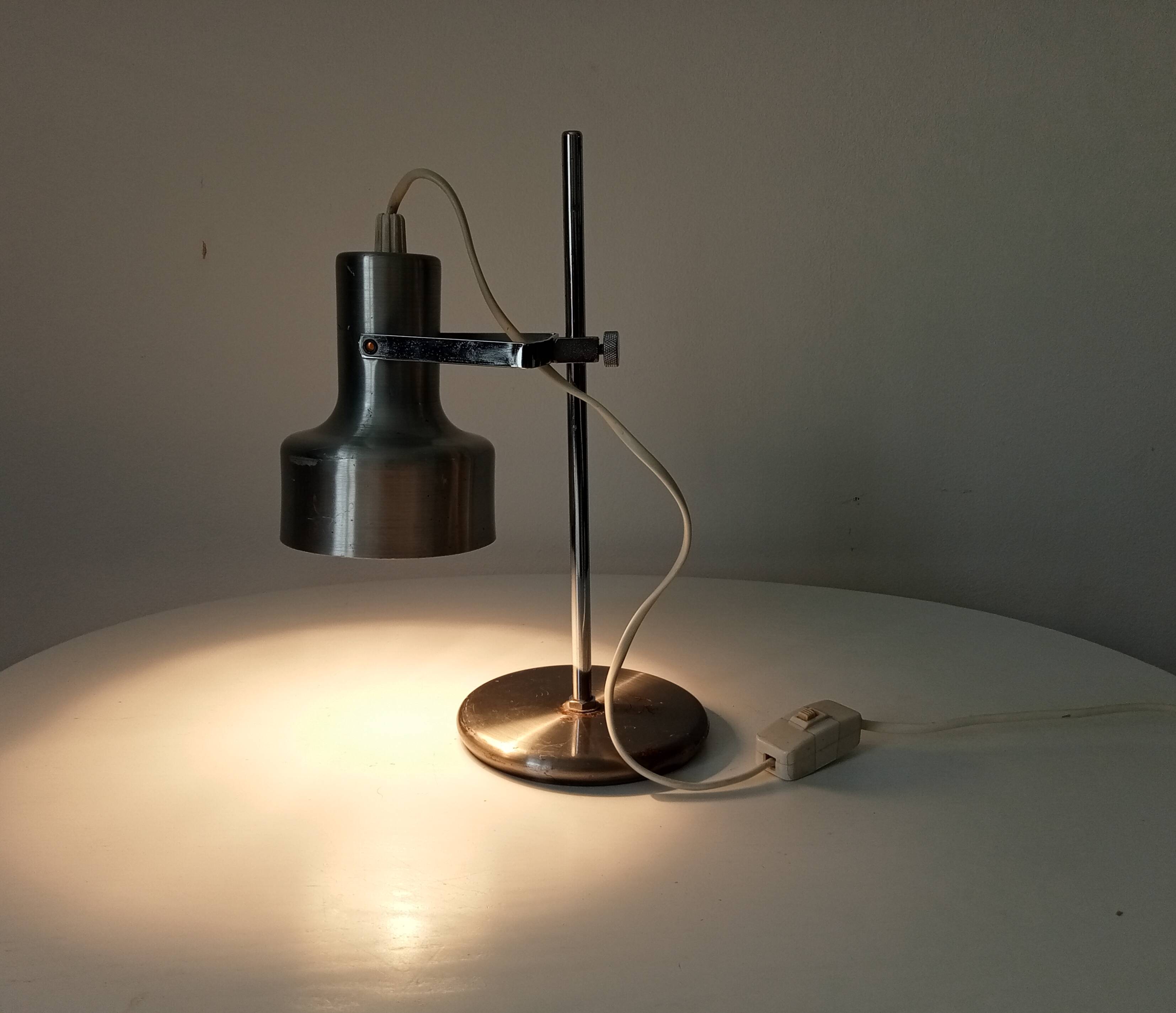 Vintage 70s articulated desk lamp