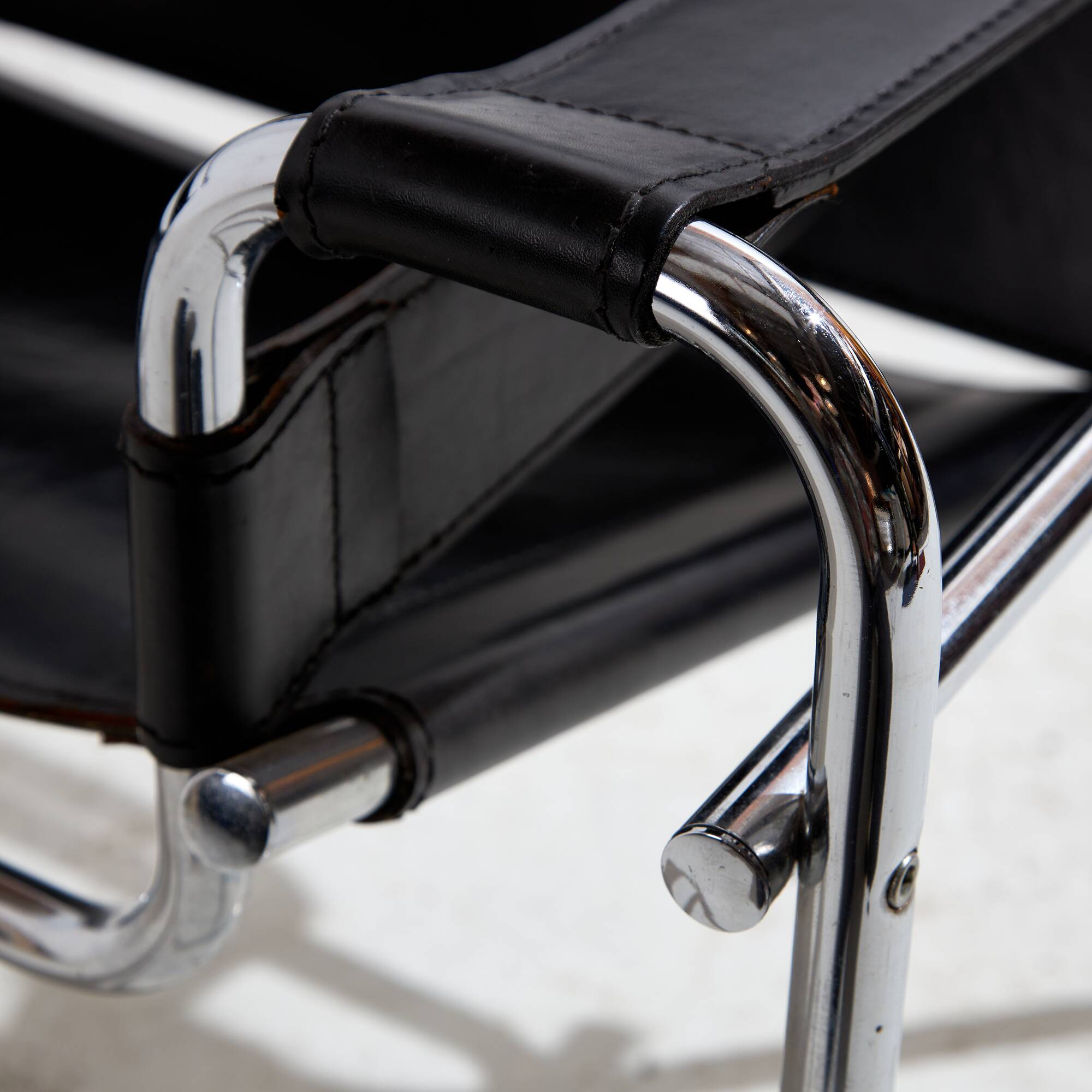 Chaise tubulaire de style Bauhaus (MK10227)