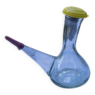 Small catalan poron in glass.