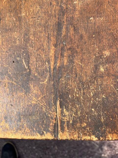 Cabinet - 4 drawer trade furniture with shell handles