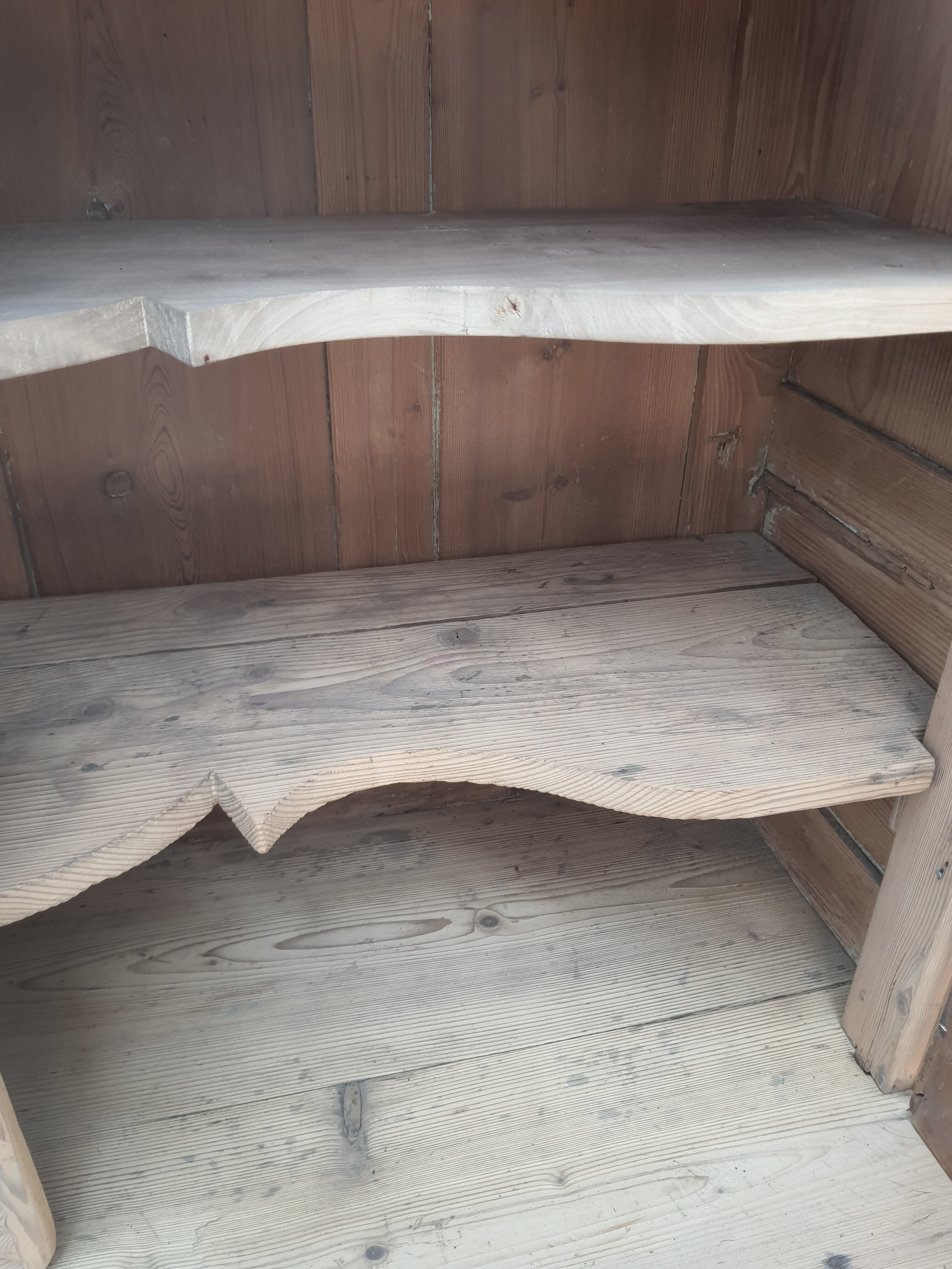 Cauchois fir sideboard