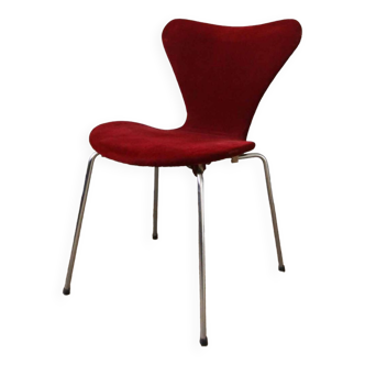 Jacobsen series 7 chair