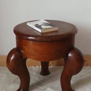 Tabouret tripode en noyer XXème