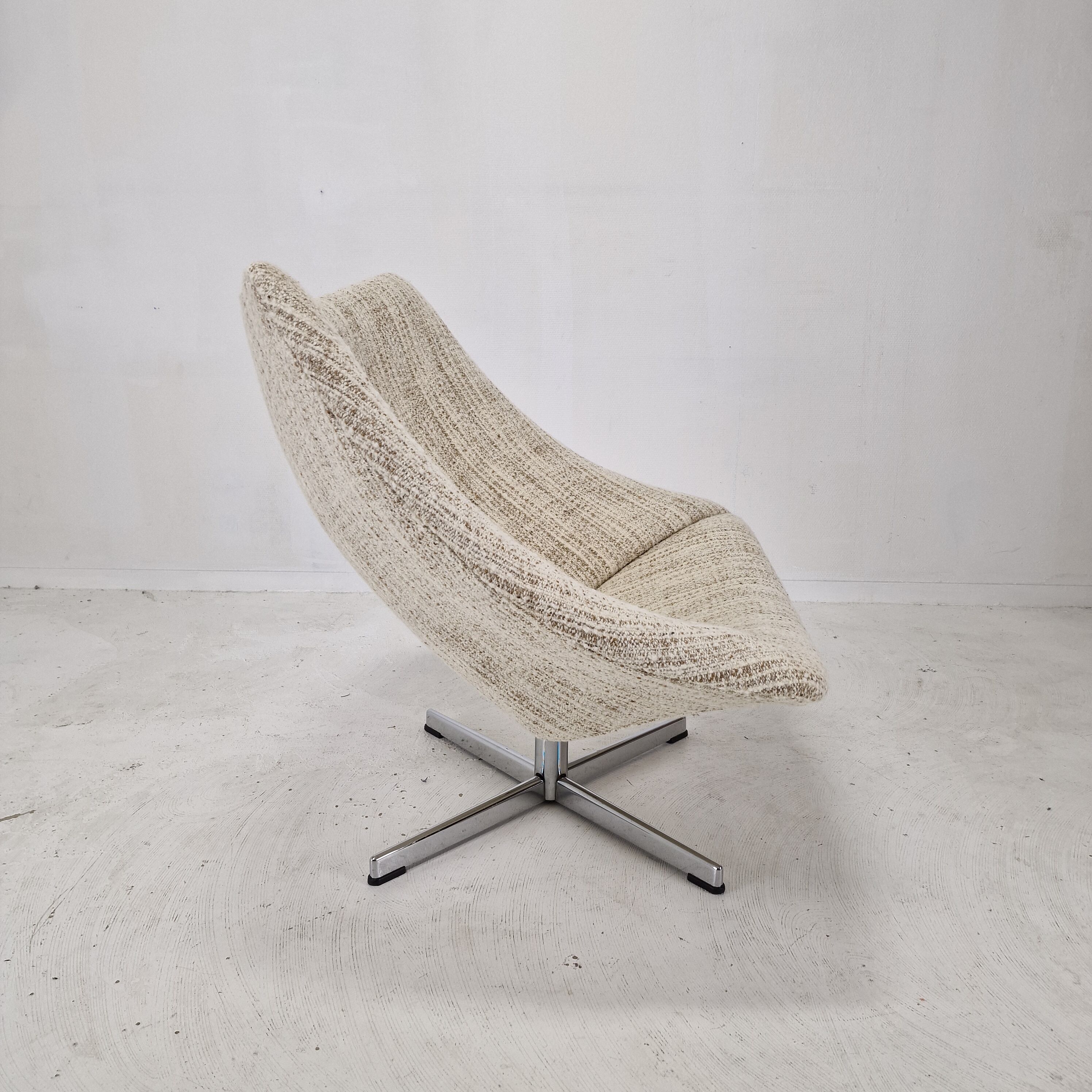 Oyster armchair  by Pierre Paulin for Artifort 1965