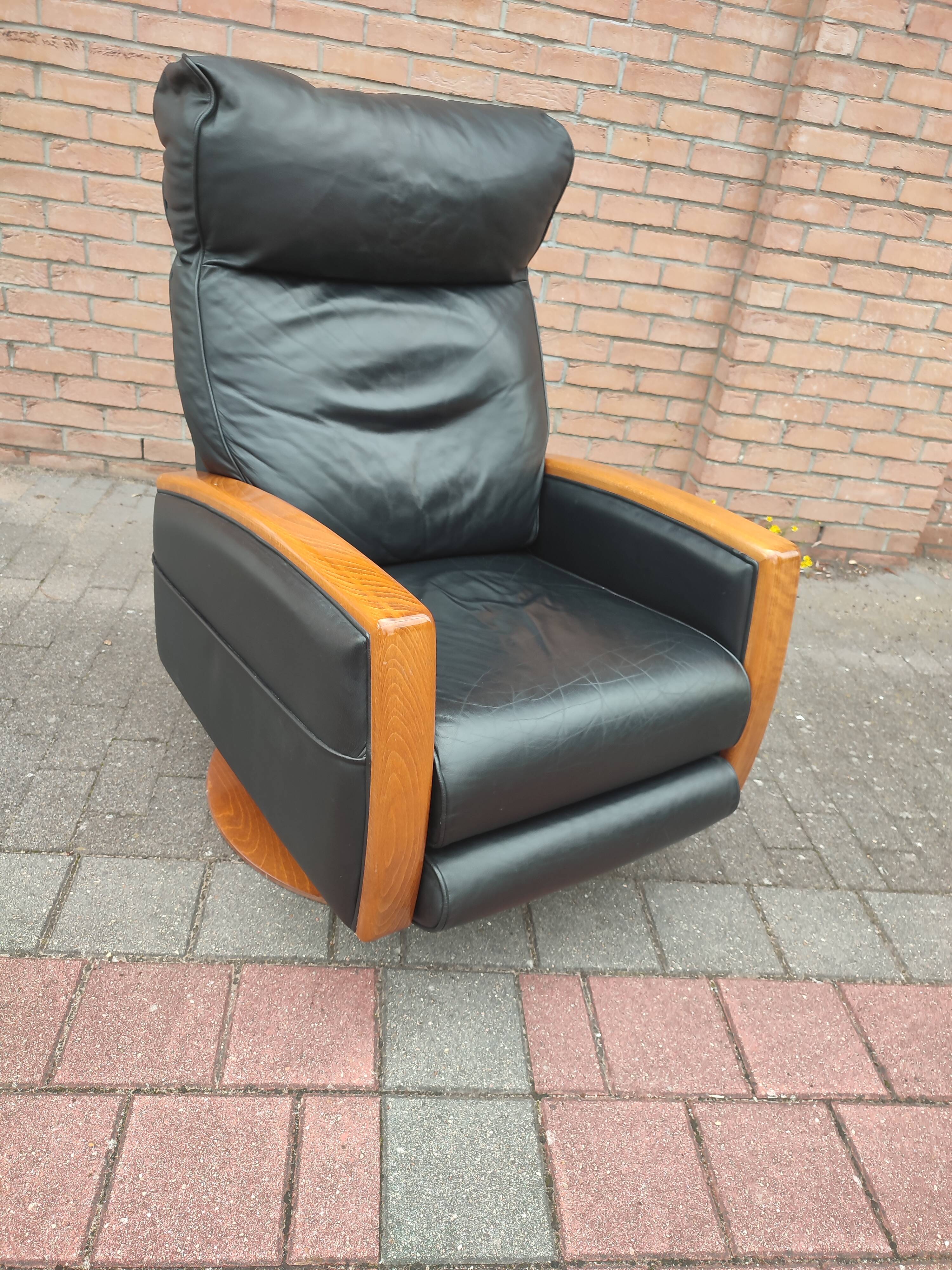 Luxury lusch vintage leather armchair