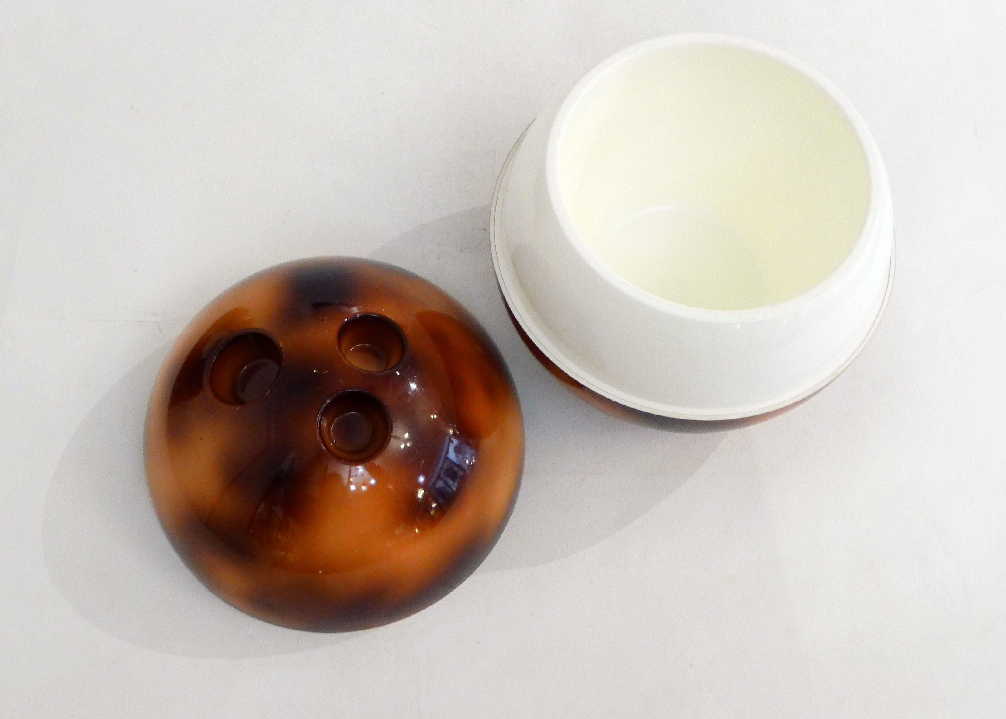 Ice bucket bowling ball scale