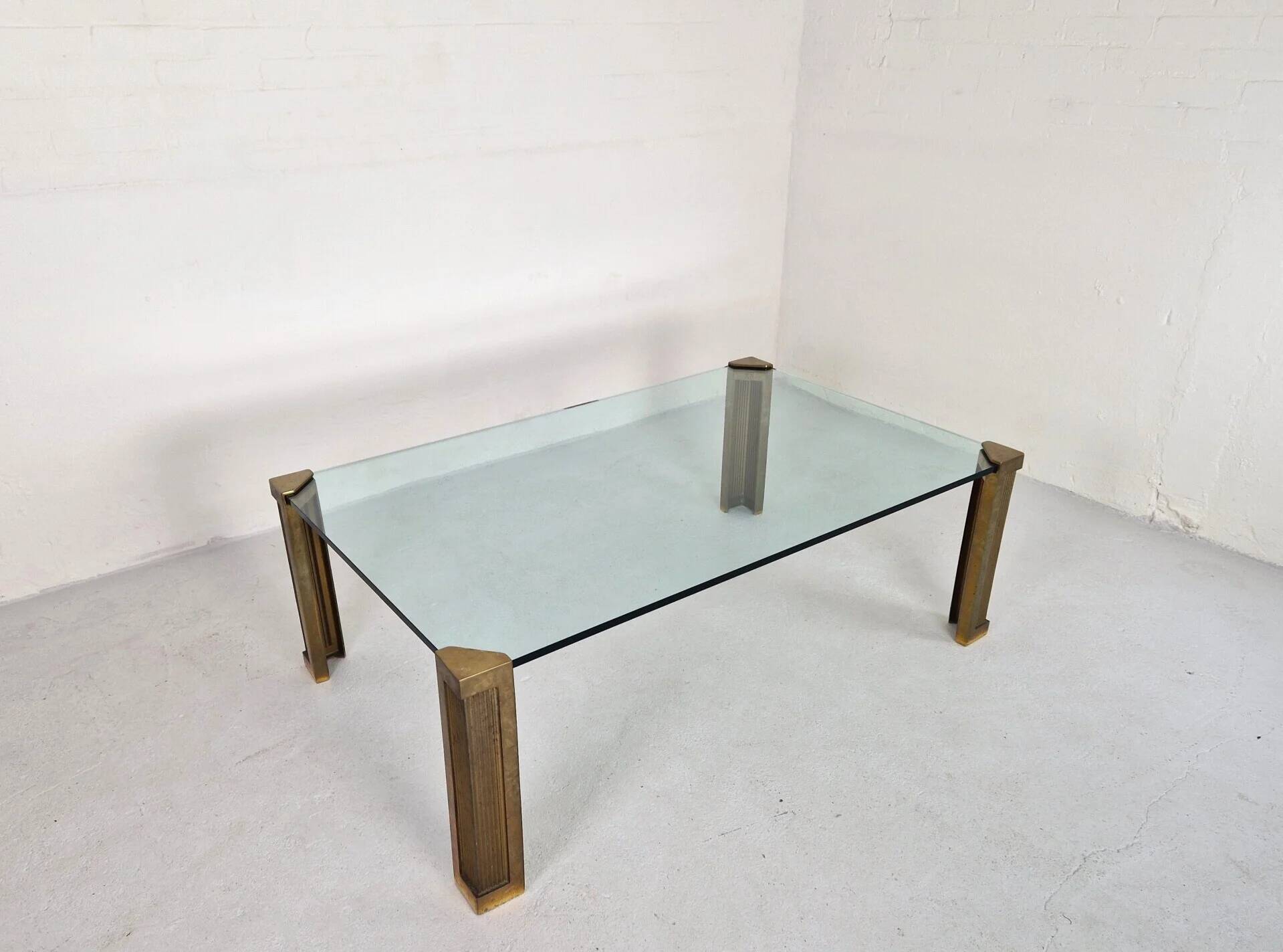 Table basse 'T14' de Peter Ghyczy