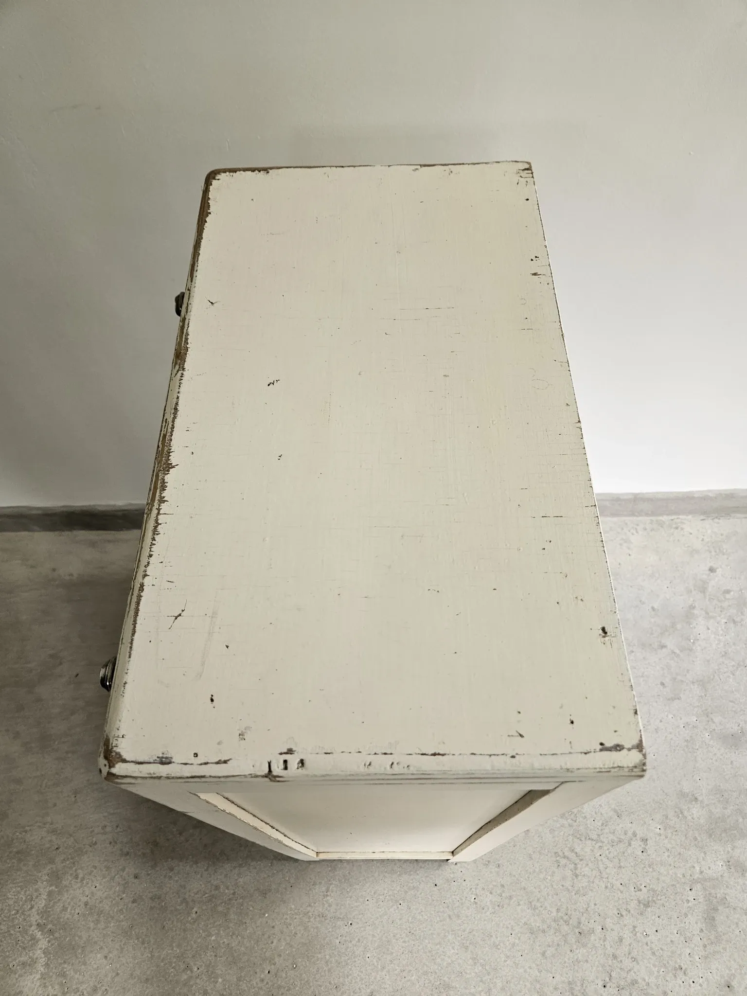 Chiffonier semainier parisien commode 5 tiroirs bois blanc vintage anc