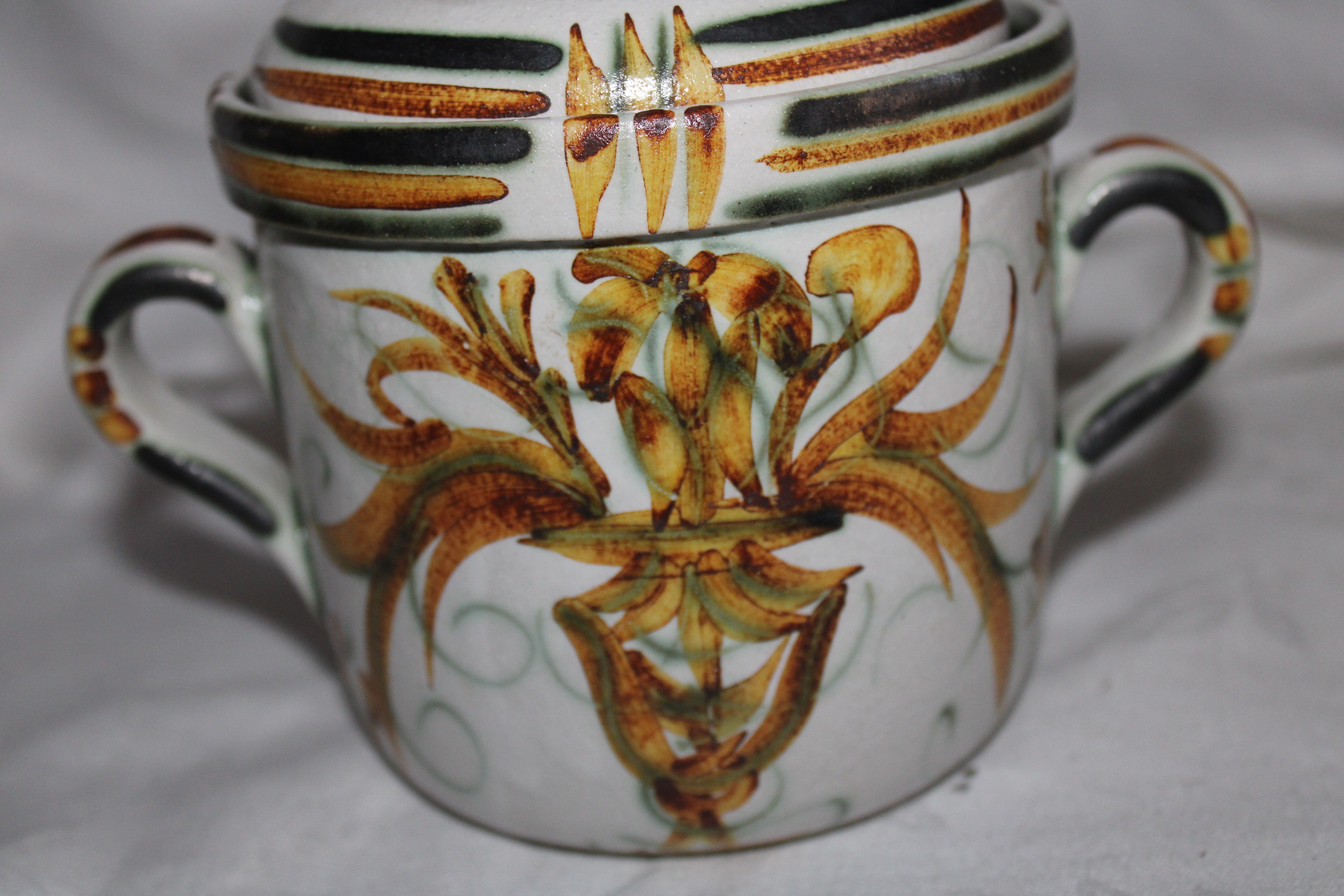 Keraluc Quimper earthenware pot