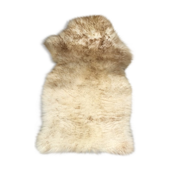 Two-coloured sheepskin