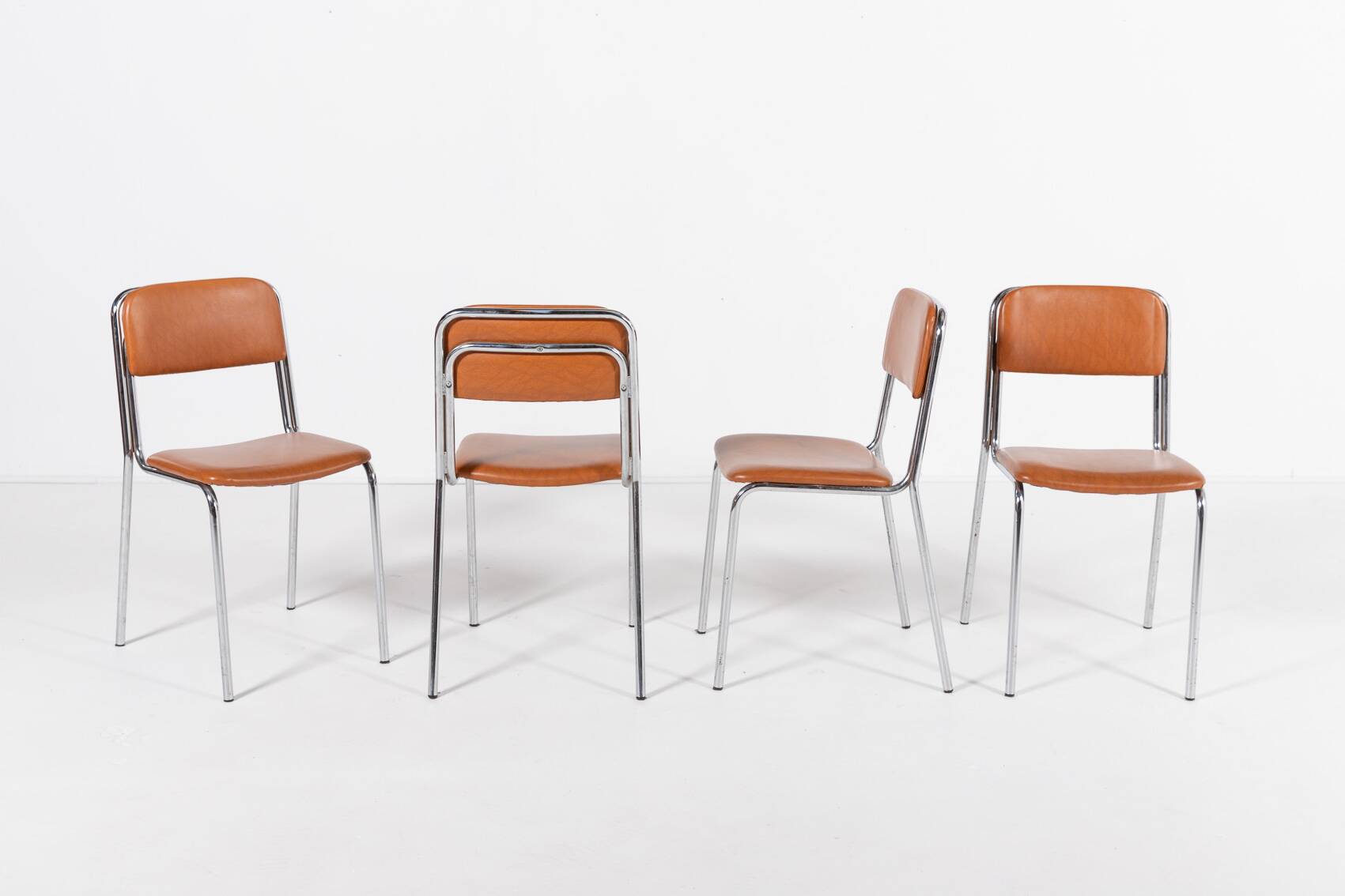 4 chaises italiennes, années 1960