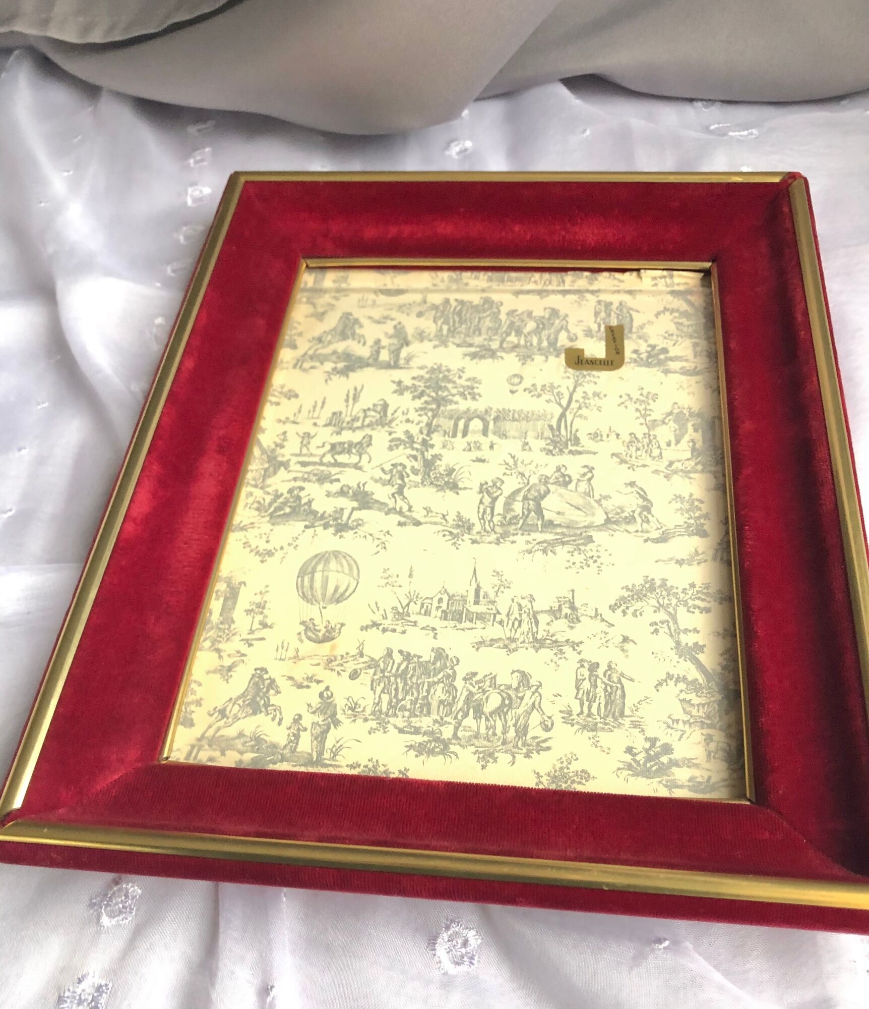 Photo frame in red velvet Bordeaux CREATION JEANCELLE - Vintage 50s