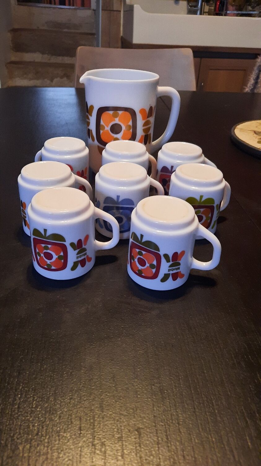 Pitcher and 8 mobil cups