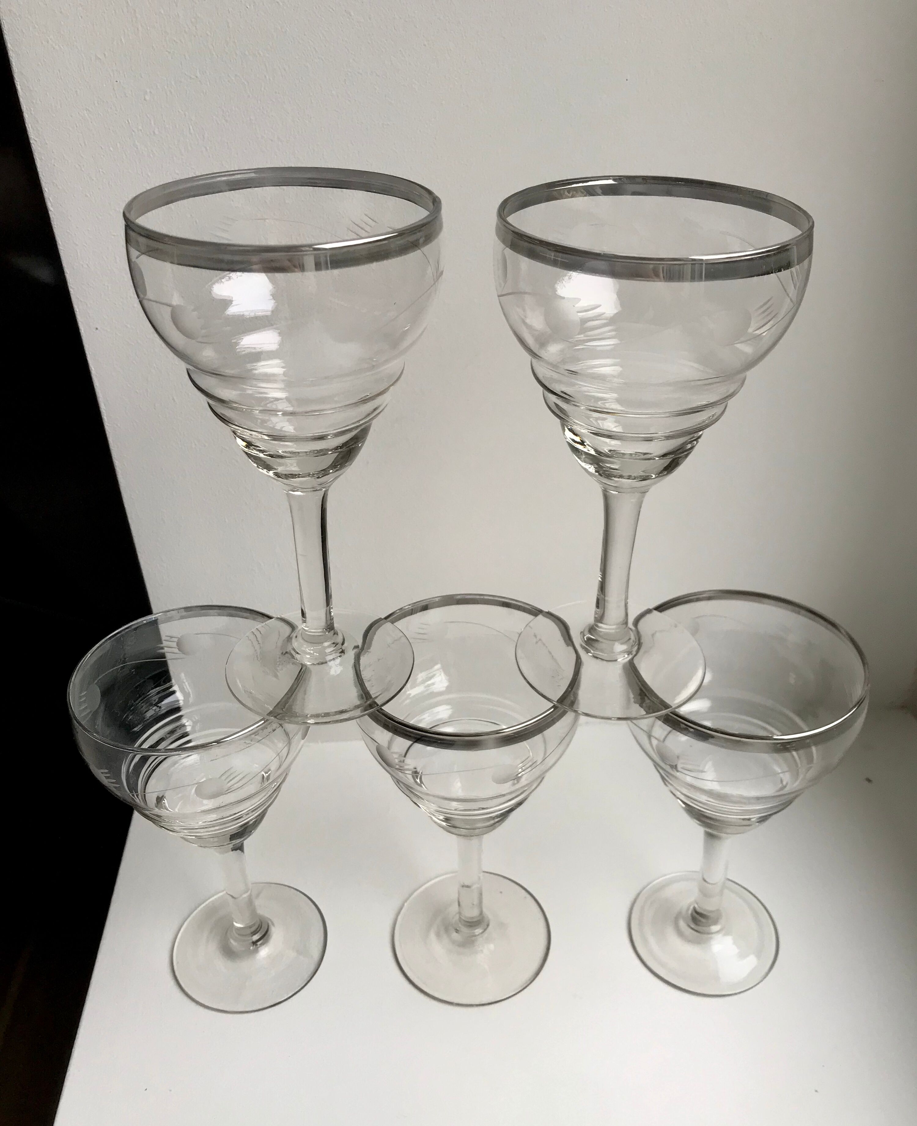 Set of 5 wine glasses in engraved crystal and silver edging 50s