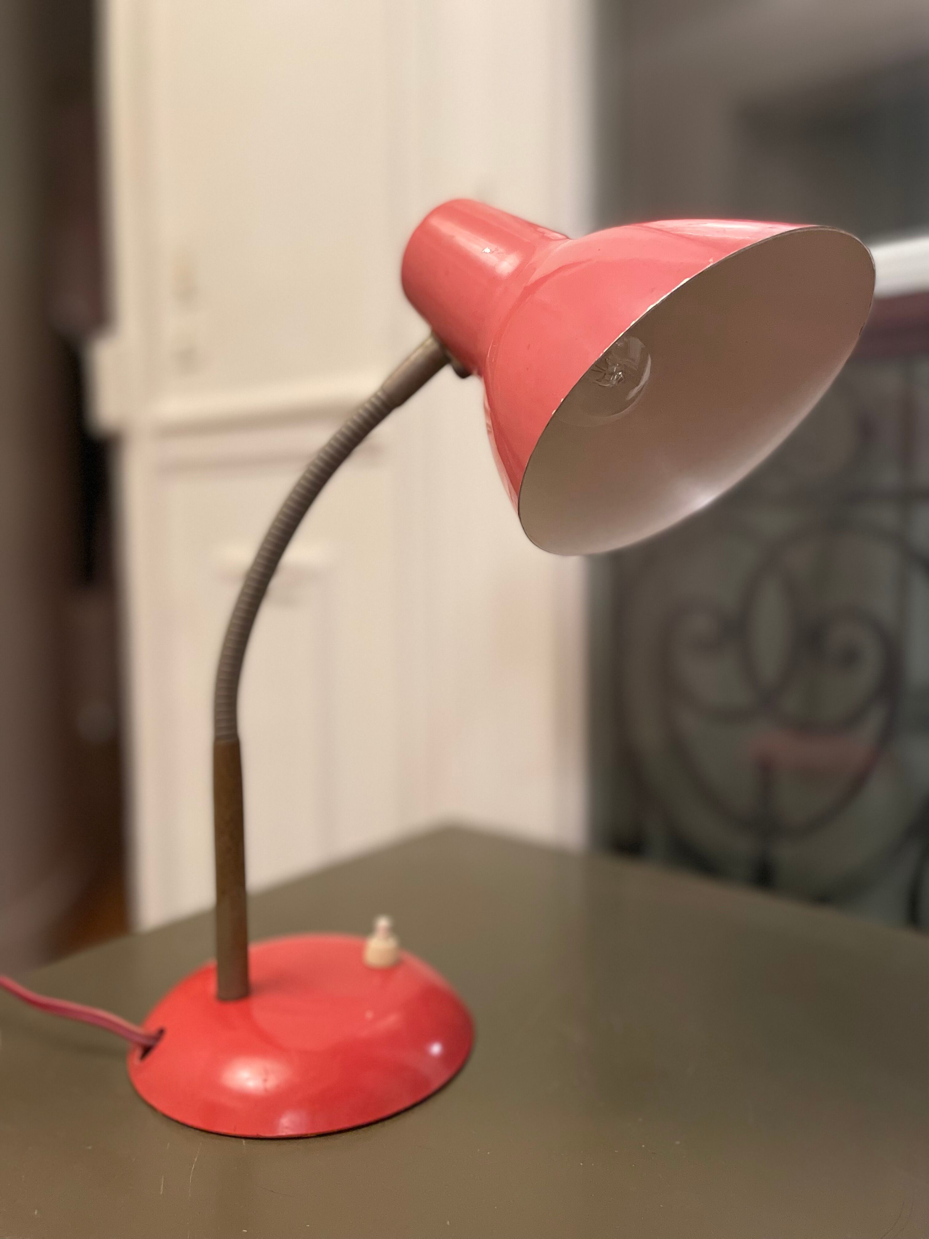 Bedside or desk lamp 60' metal corail