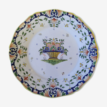 Assiette décorative en faience signature René Delarue