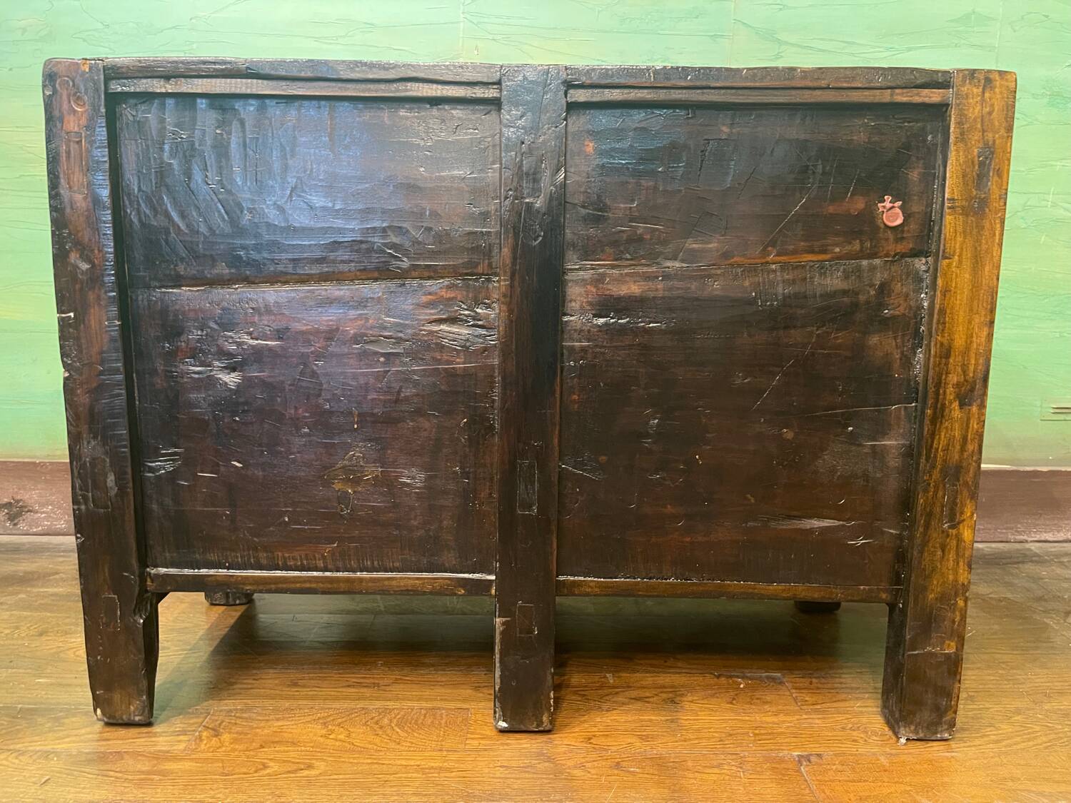 Antique Chinese 2-door sideboard