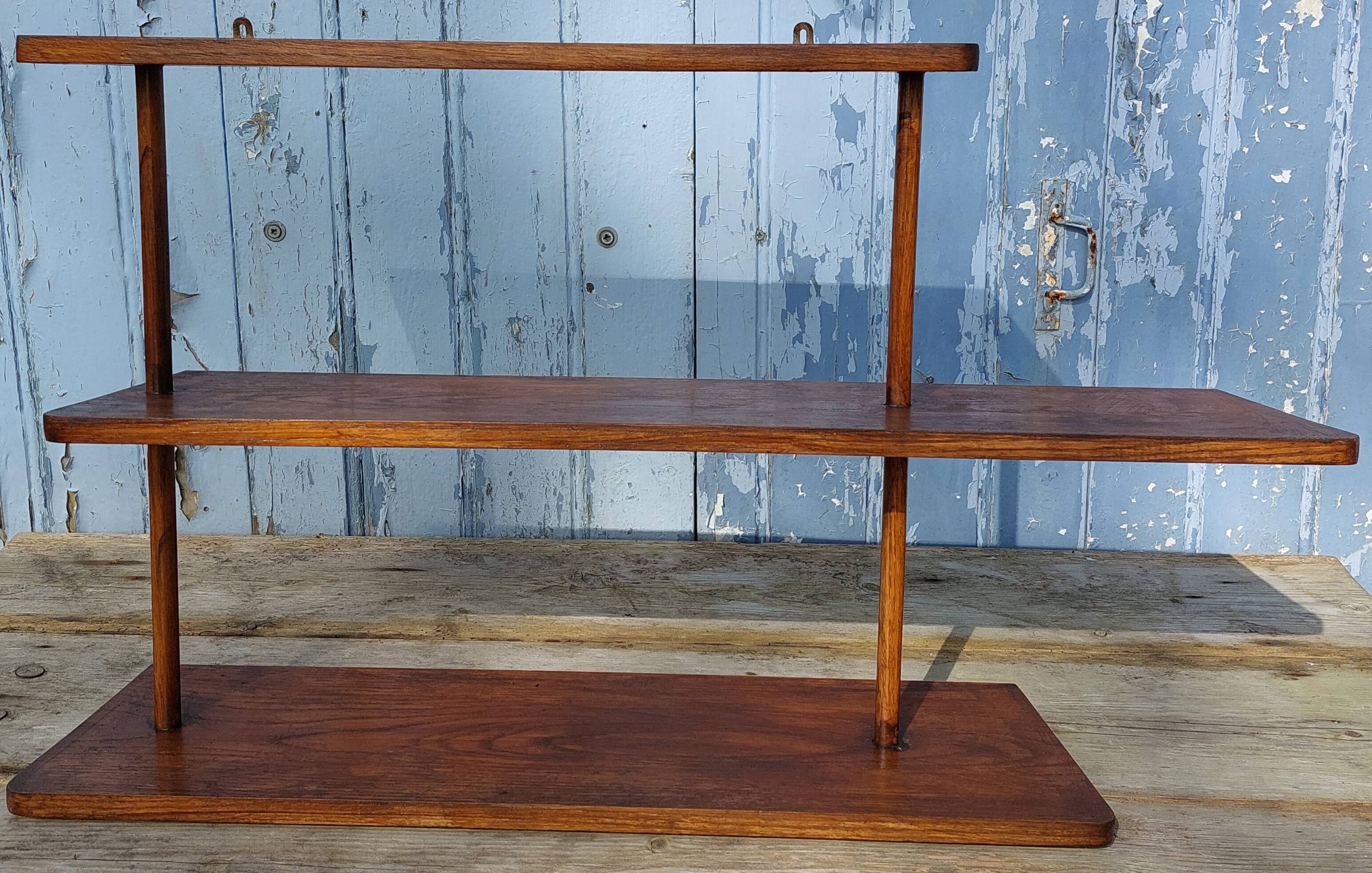 Étagère scandinave en bois
