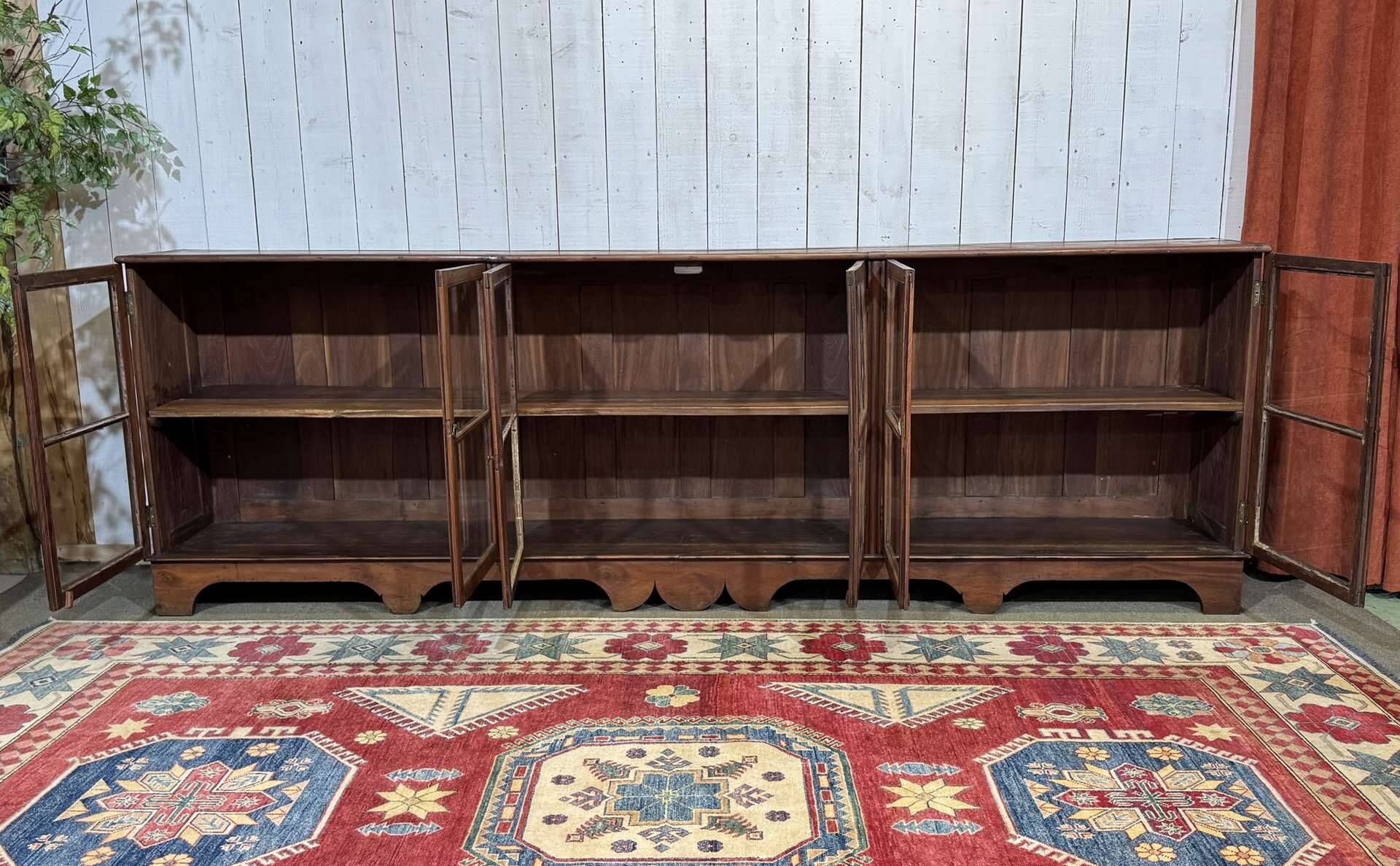 Enfilade with 6 original Indian mahogany doors from the 1950s.