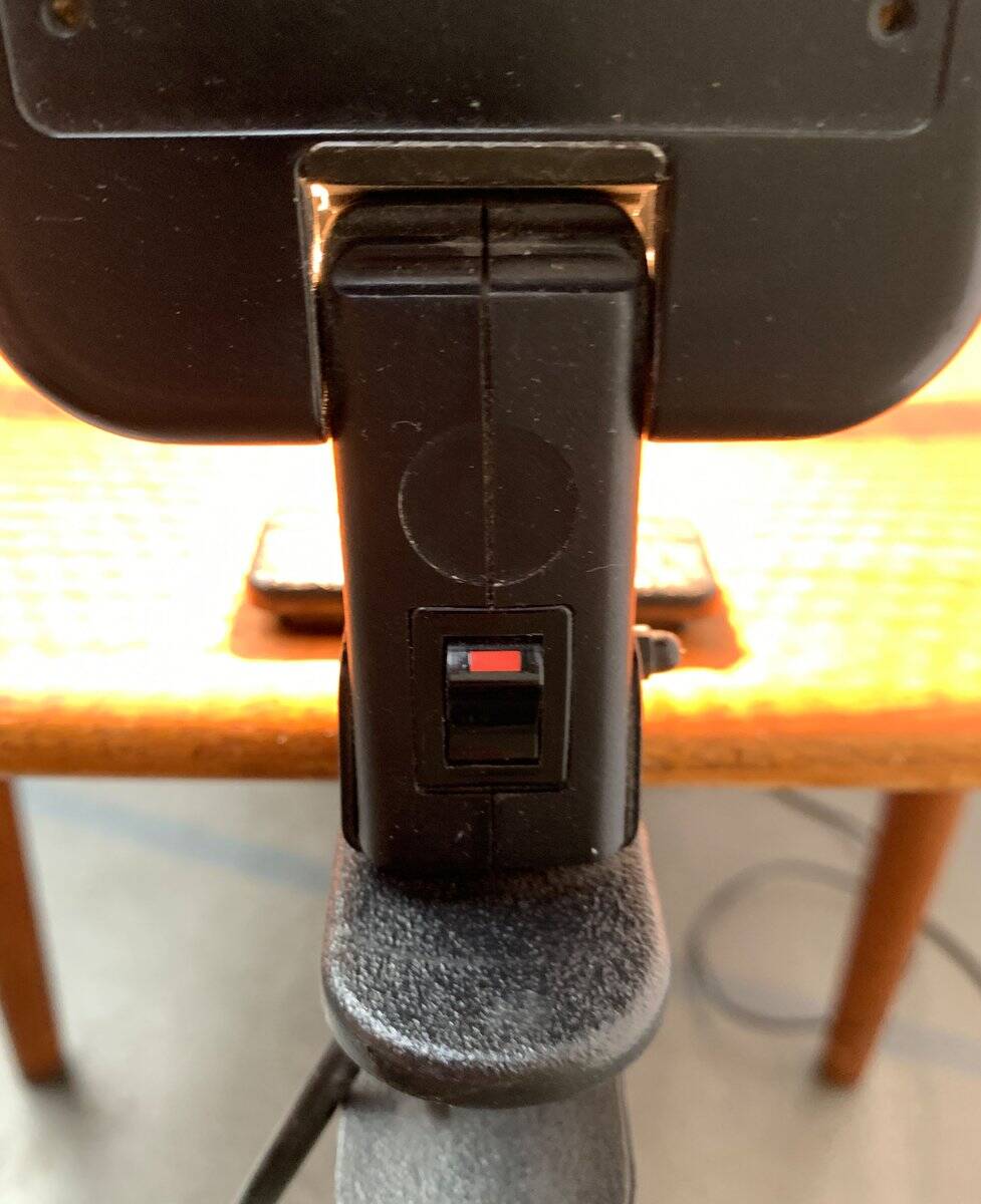 Postmodern mesh table lamp, 1980s