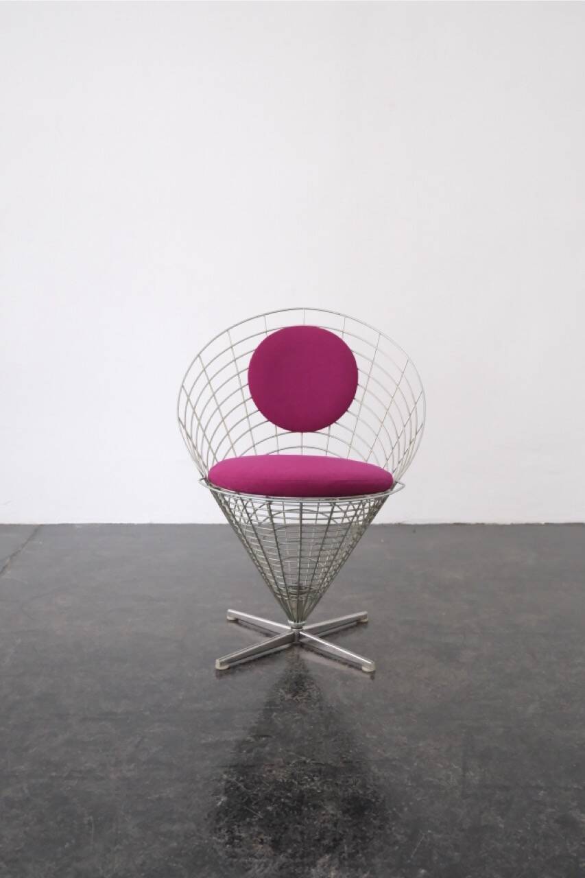 "K2" Cone chair in wire by Verner Panton / Plus Linje