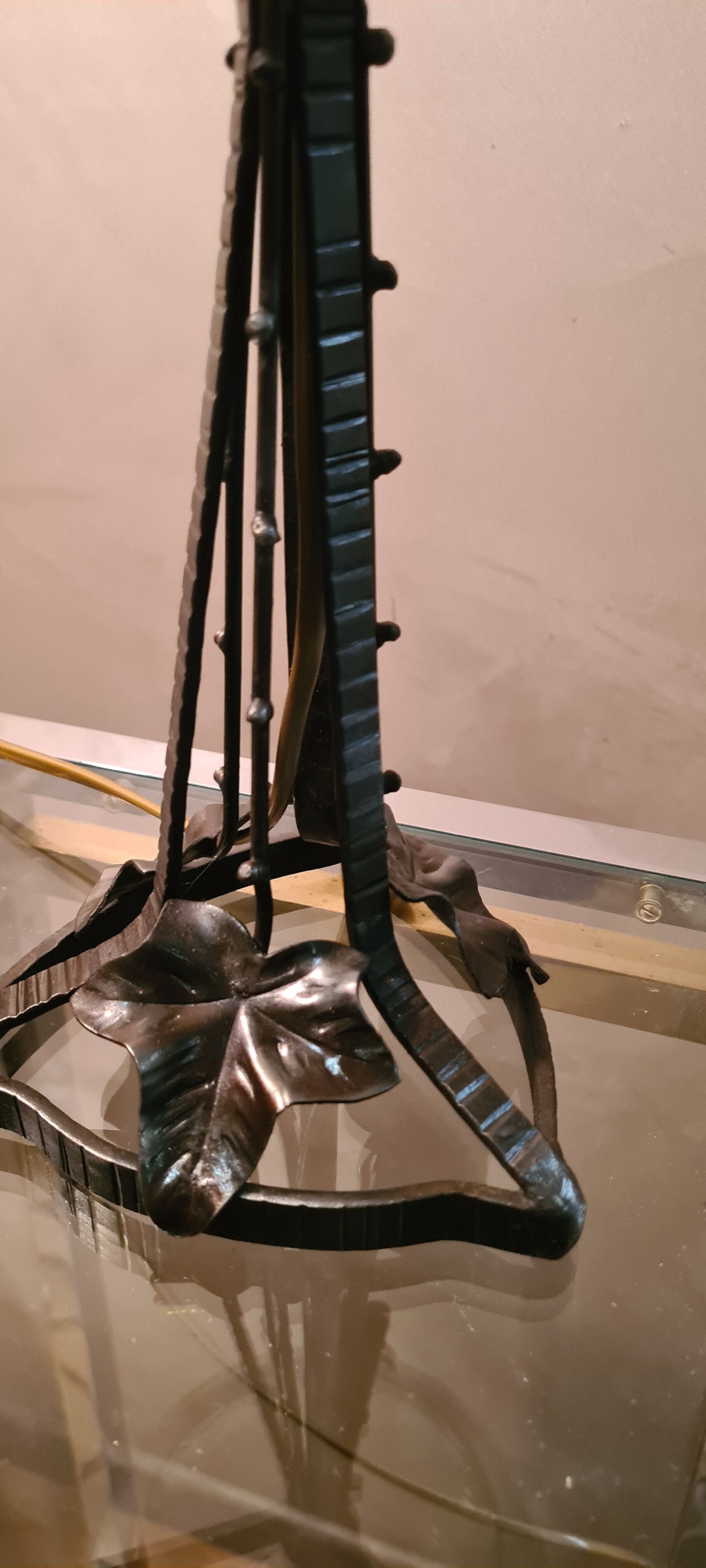 Lamp art deco and lampshade in opaque glass