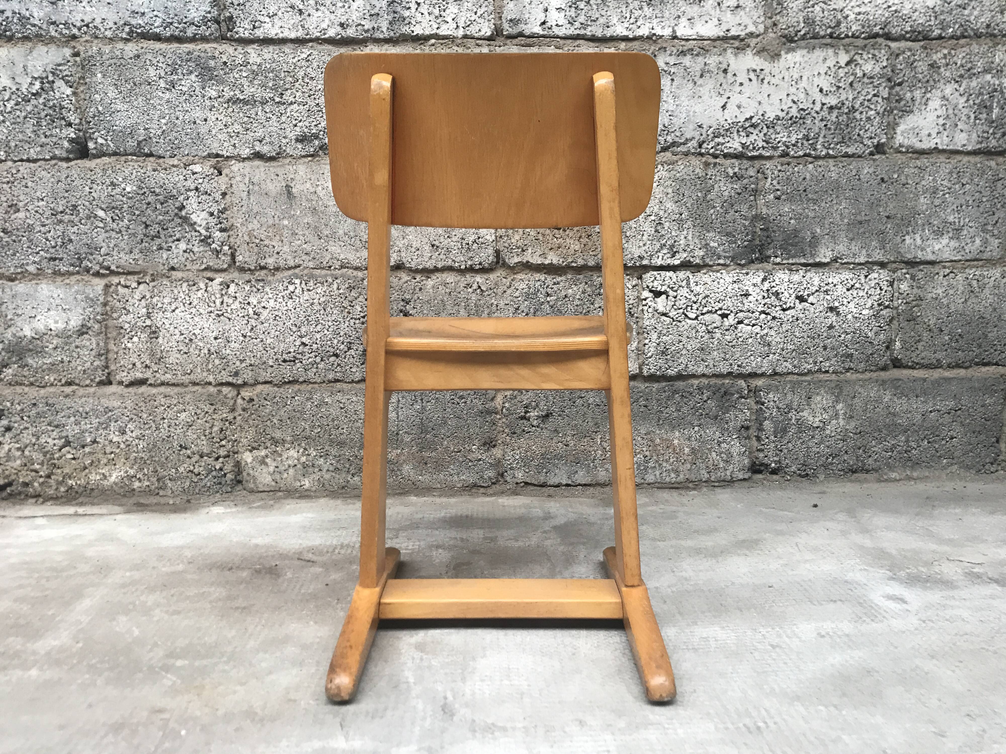 Series of 10 casala children's chairs in vintage light wood