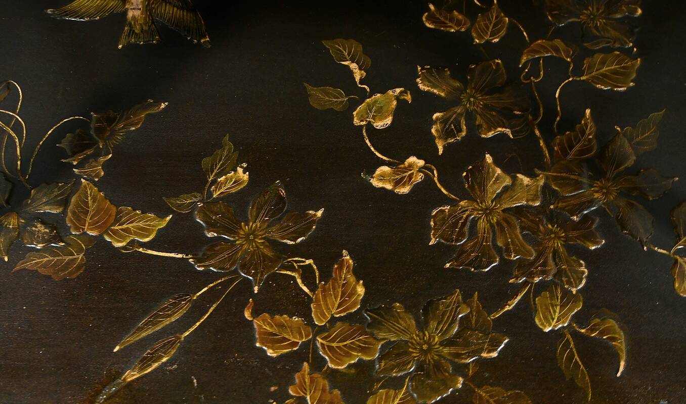 Lacquered Wood Tea Table with Asian Decor – Late 19th Century