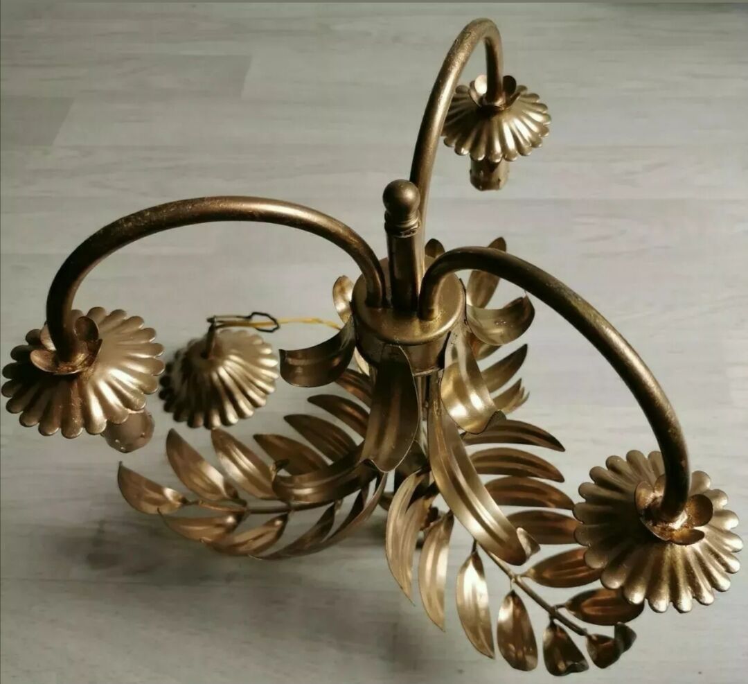 Golden metal palm lamp