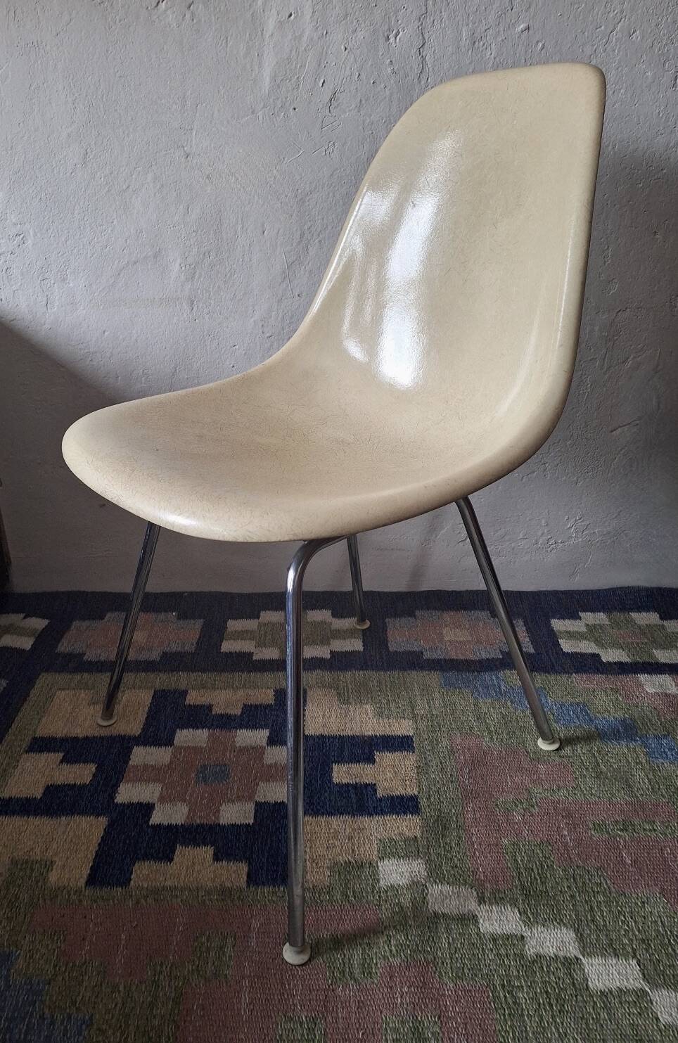 Early DSX fiberglass chair by Charles & Ray Eames for Herman Miller, 1950s