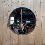 Round Art Deco mirror from the 1940s/50s with a bevelled edge.