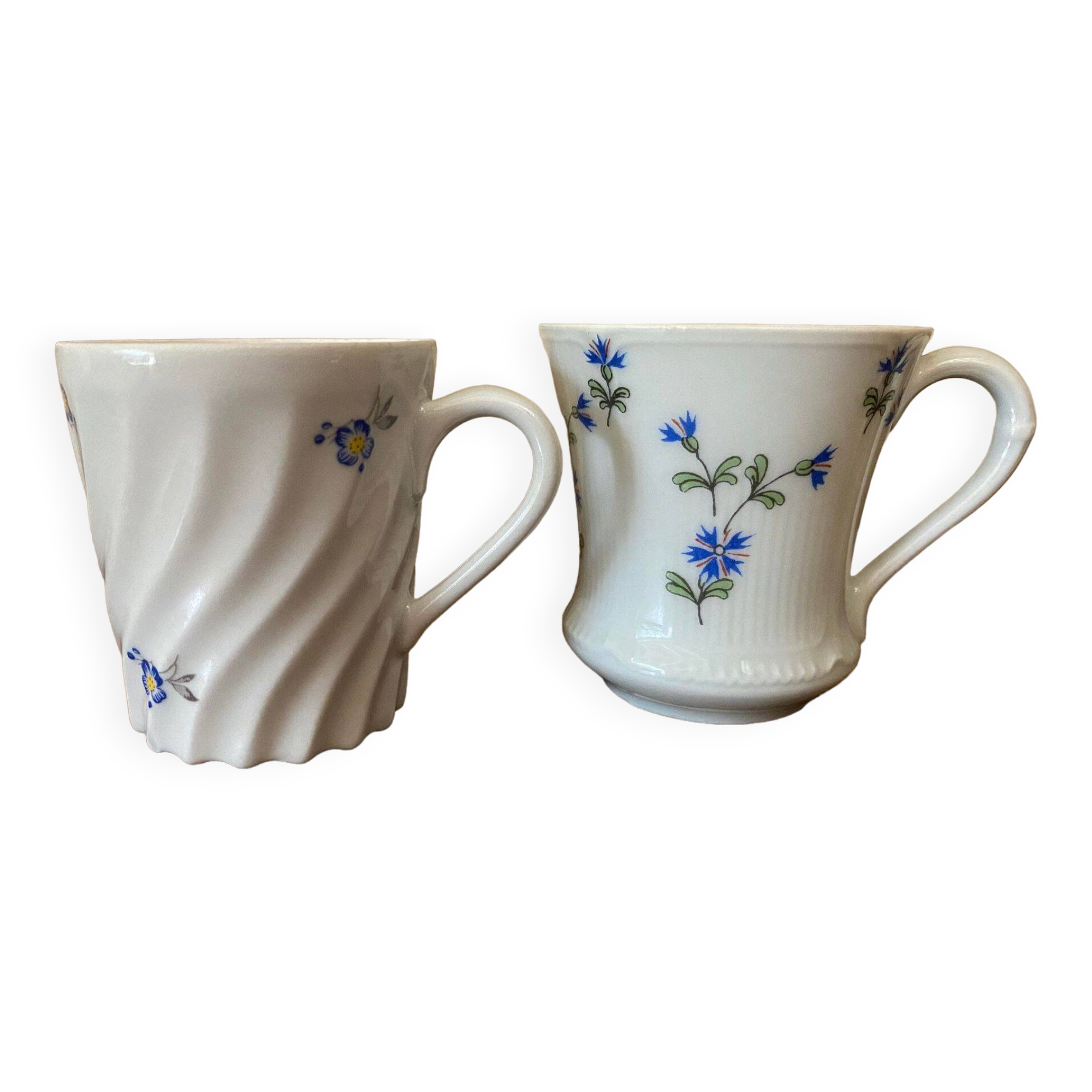 Set of 2 Istanbul and LImoges porcelain cups decorated with small blue flowers