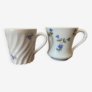 Lot de 2 tasses en porcelaine Istambul et LImoges décor petites fleurs bleues