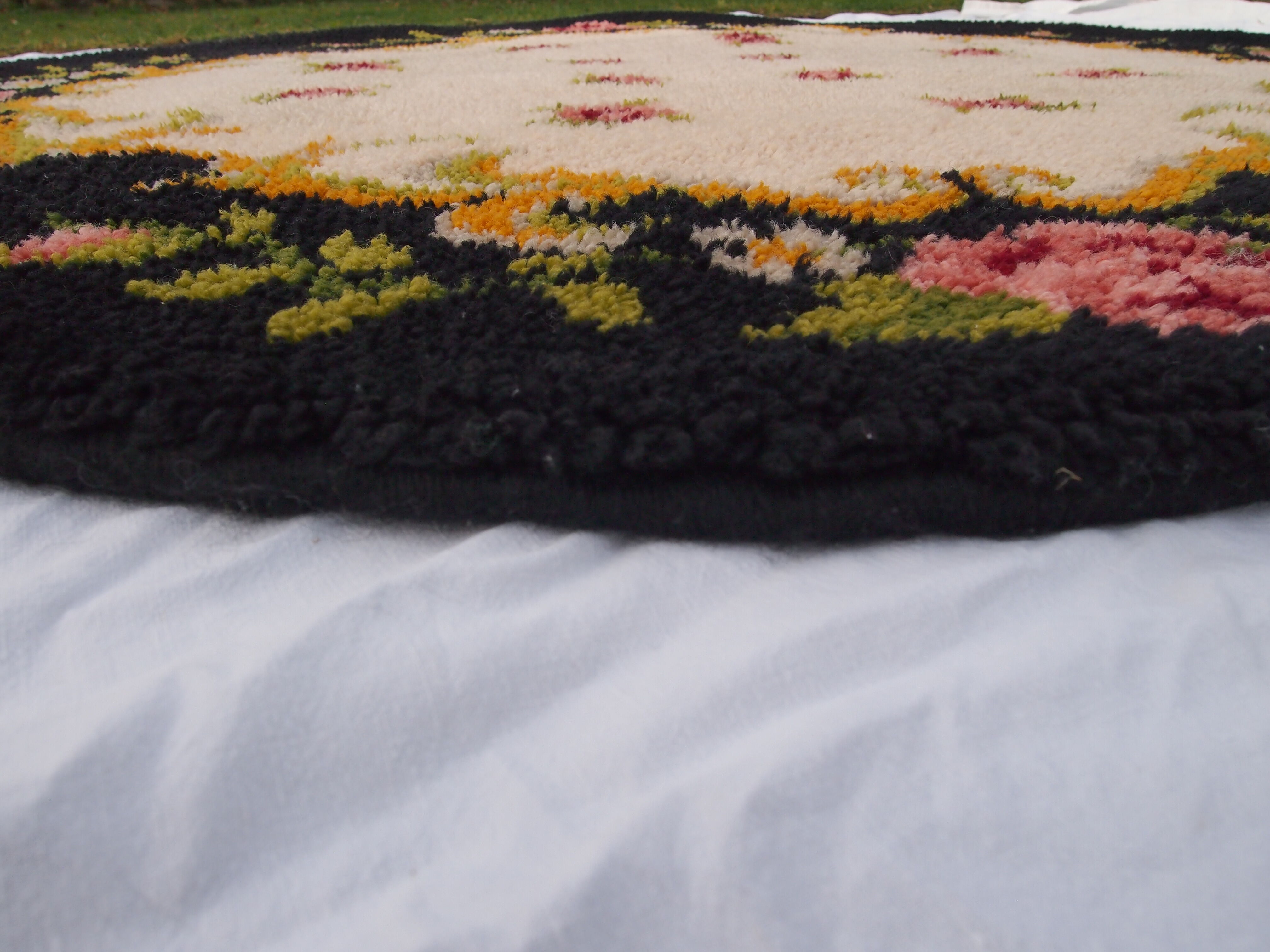 Wool round carpet, 150cm