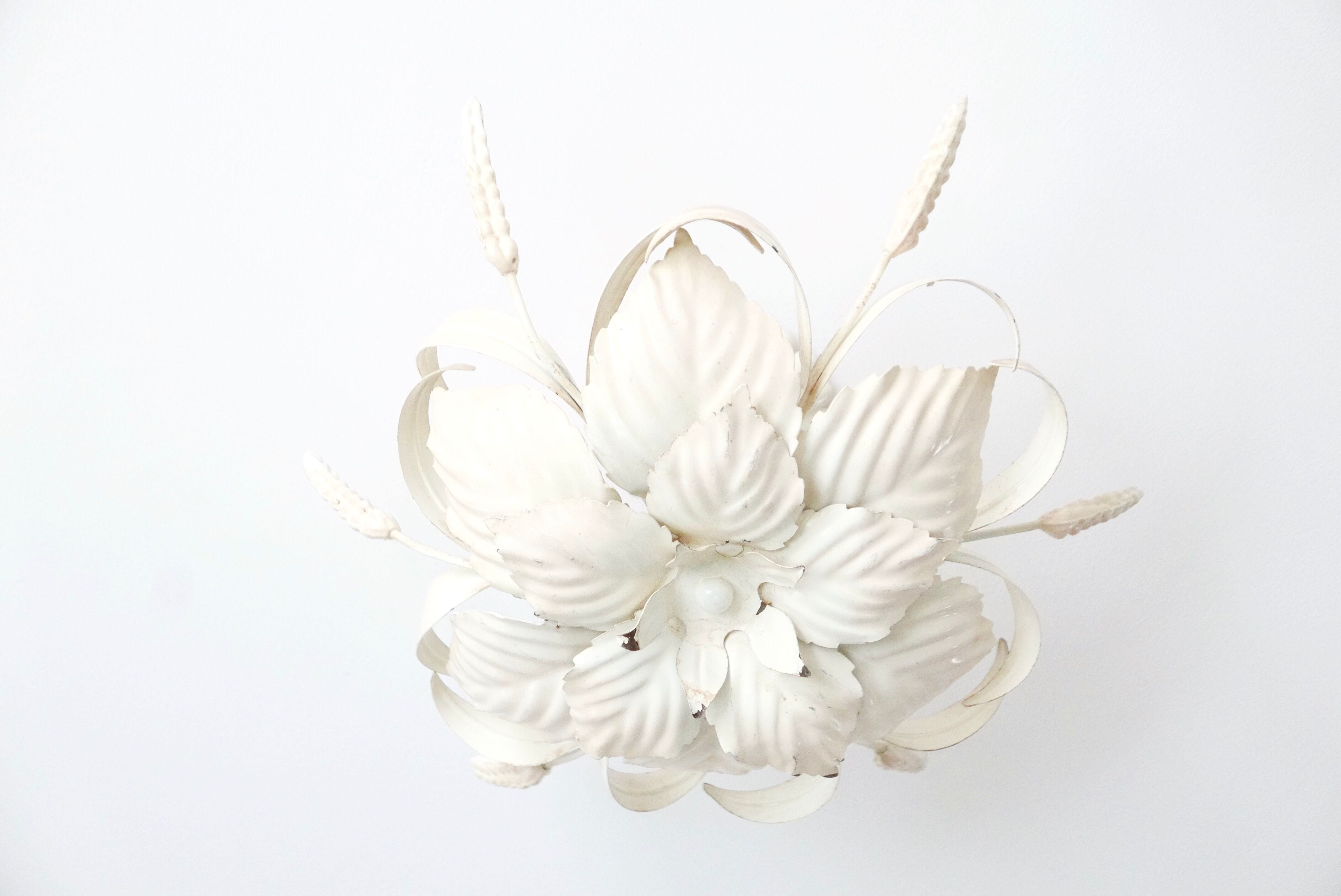 Ceiling light foliage in white metal early 1970s