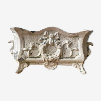 Old Medici cast iron planter, late nineteenth