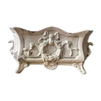 Old Medici cast iron planter, late nineteenth