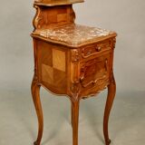 Chevet en noyer de style Louis XV XIXème