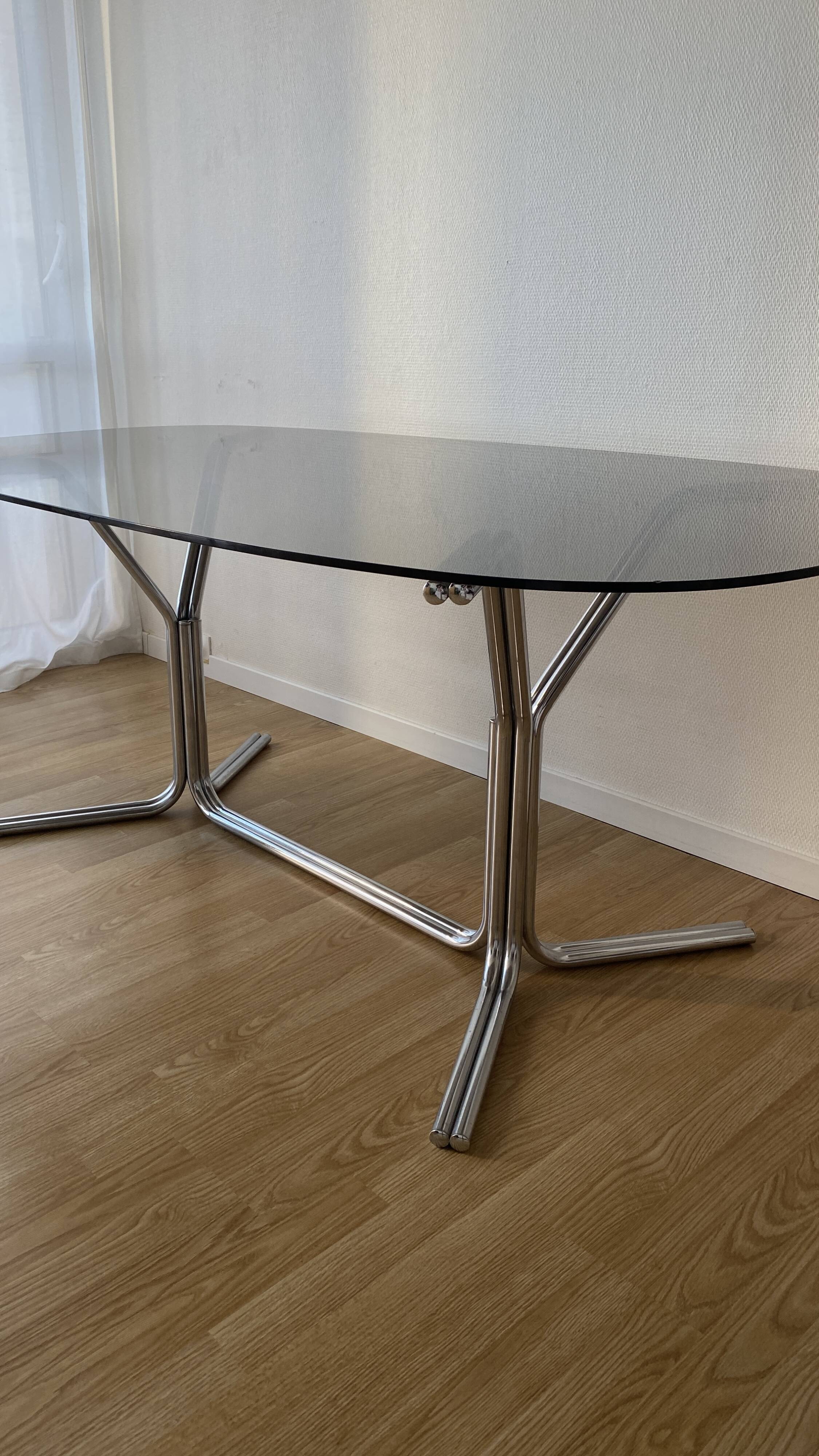 70s oval dining table in glass and chrome