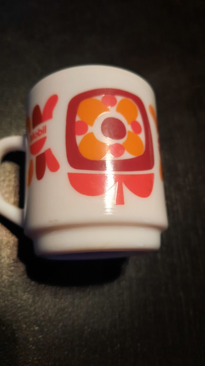 Pitcher and 8 mobil cups
