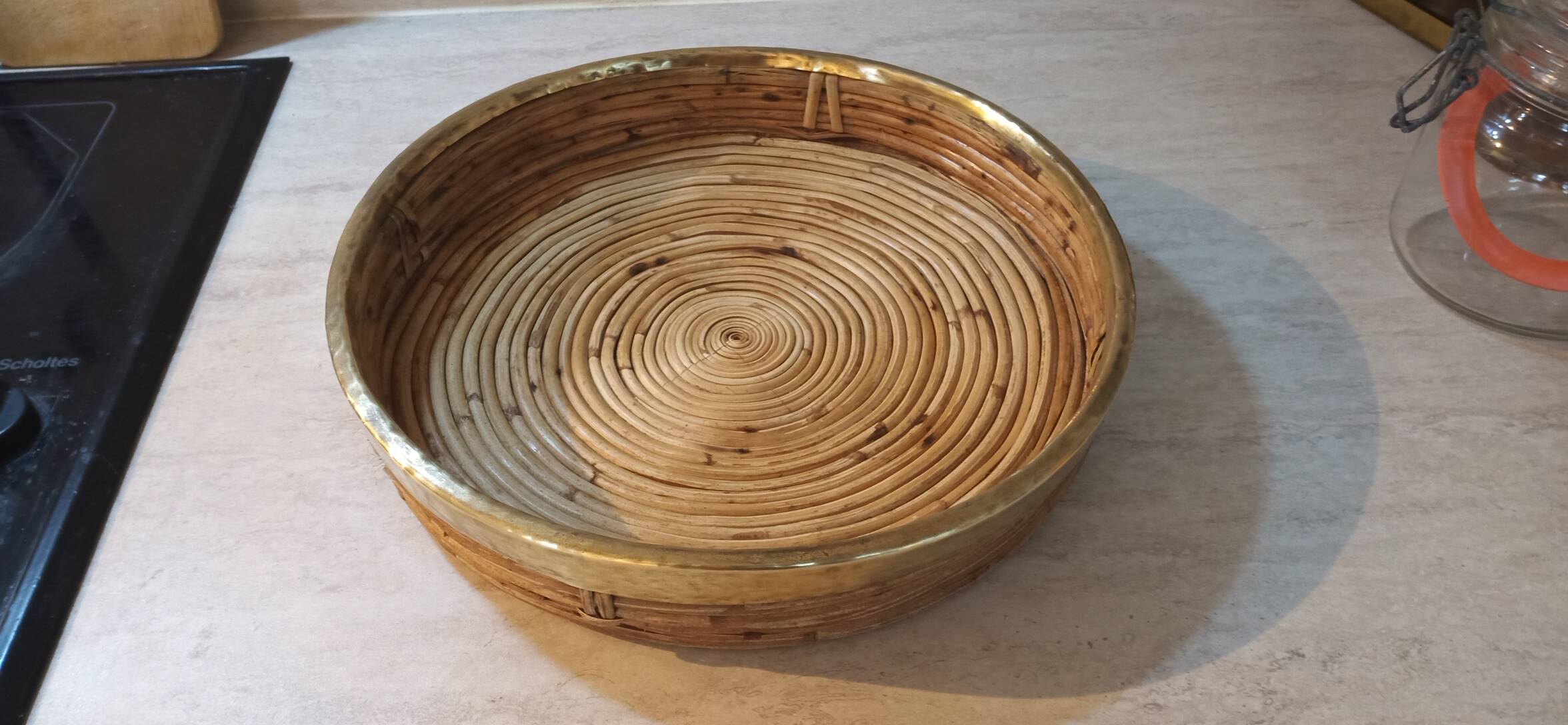 Bauhaus rattan tray with gilded brass edge, G. Crespi